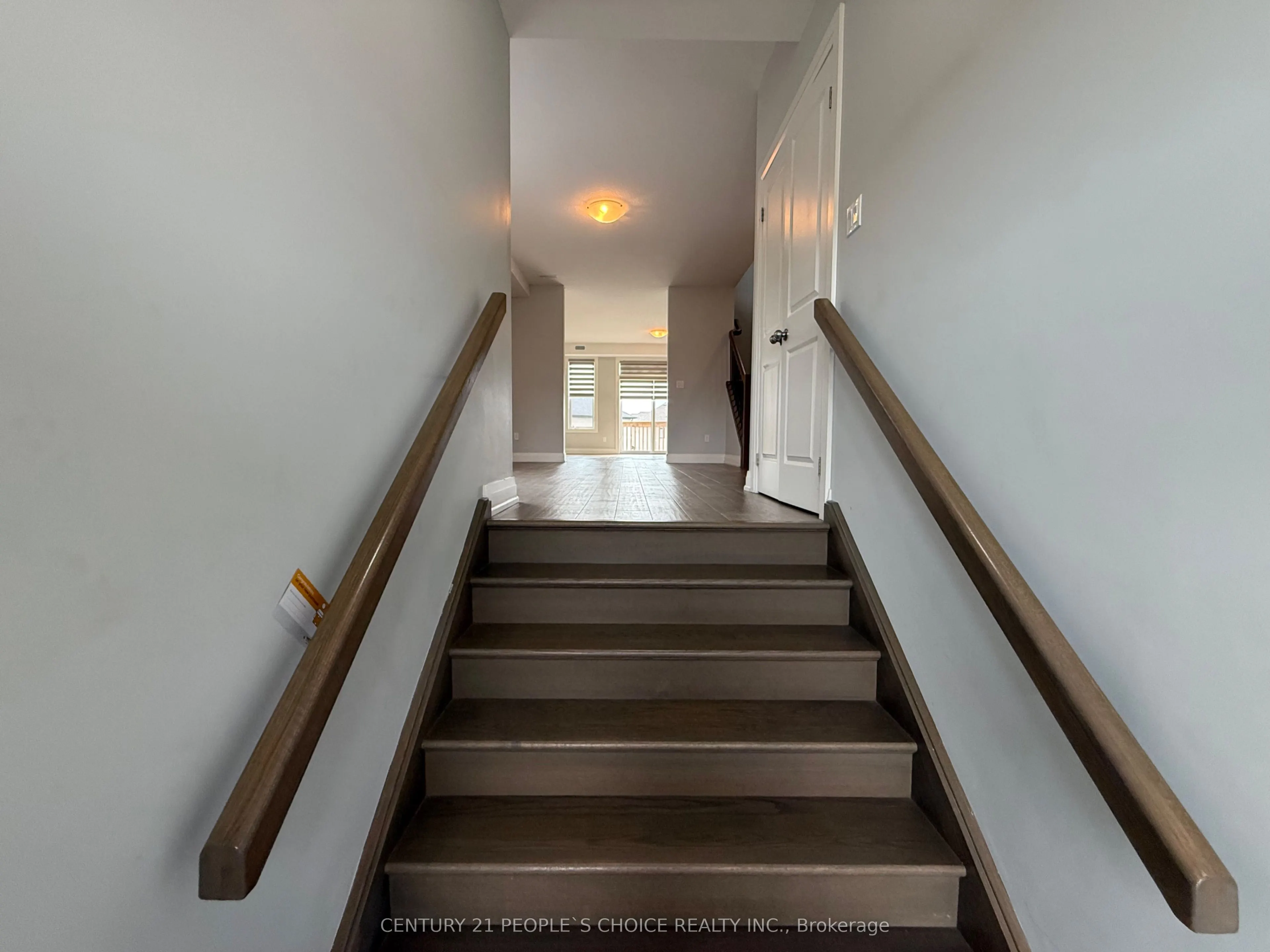 562 Fairway Road, #Upper