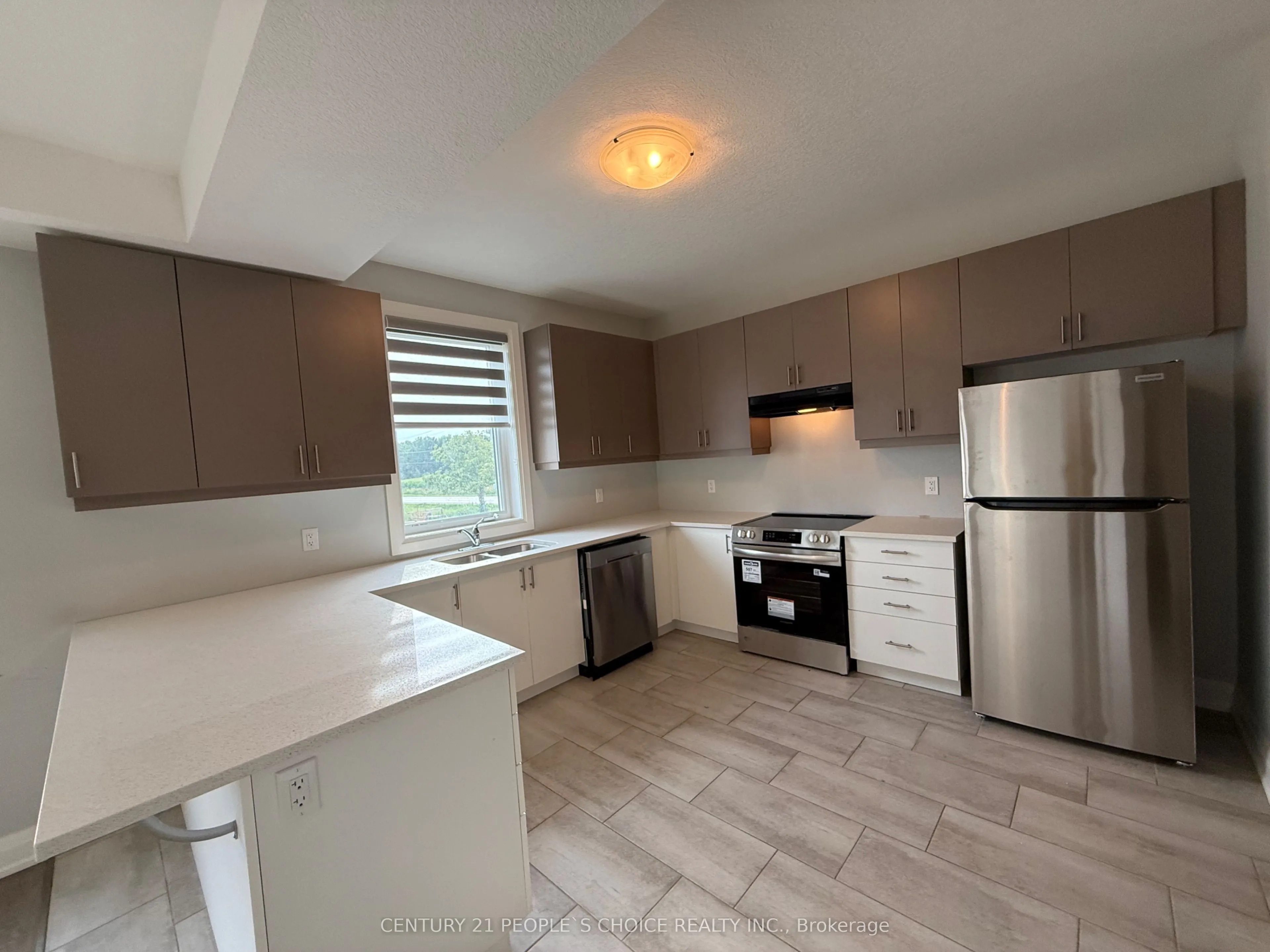 562 Fairway Road, #Upper