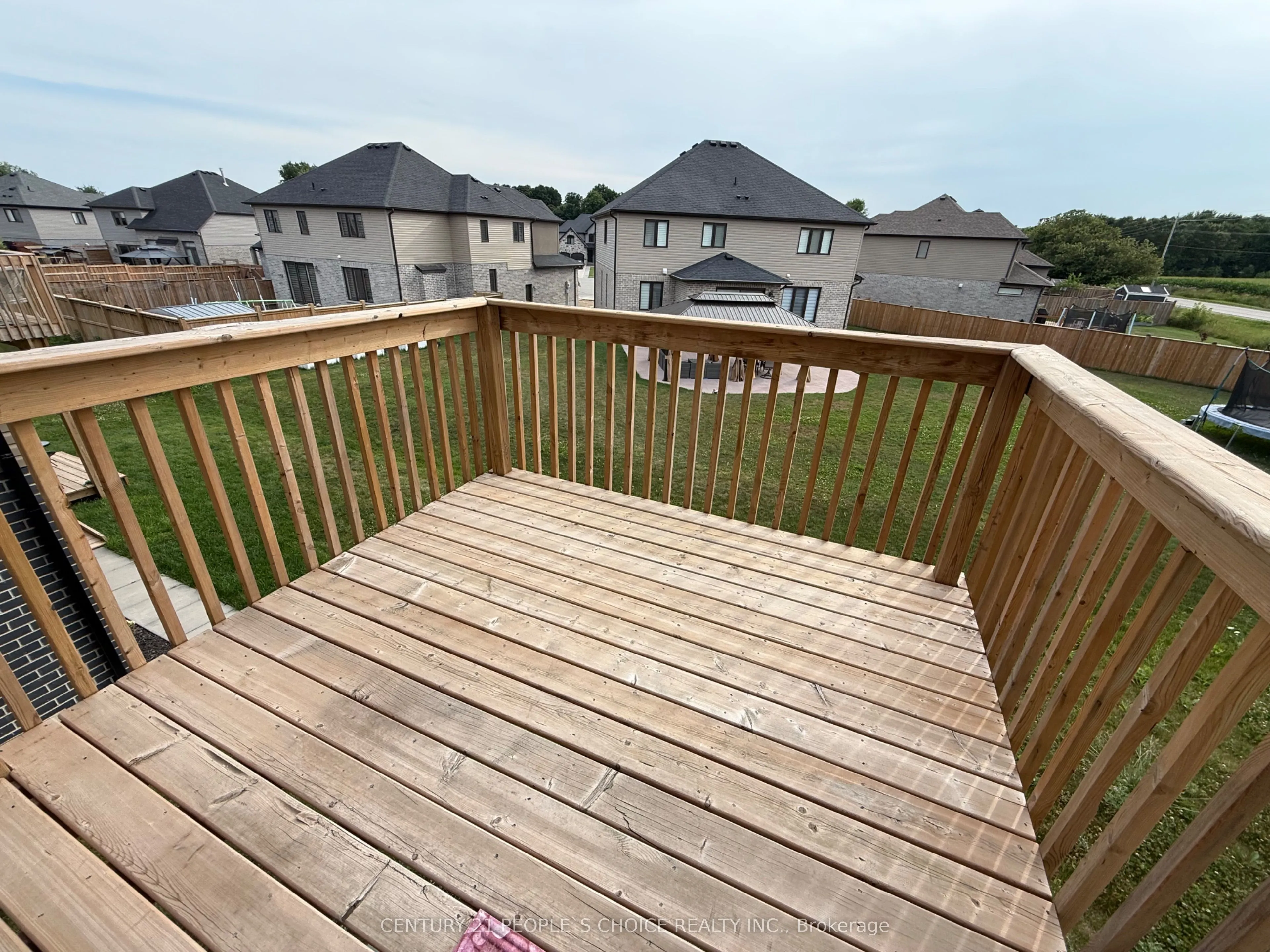 562 Fairway Road, #Upper