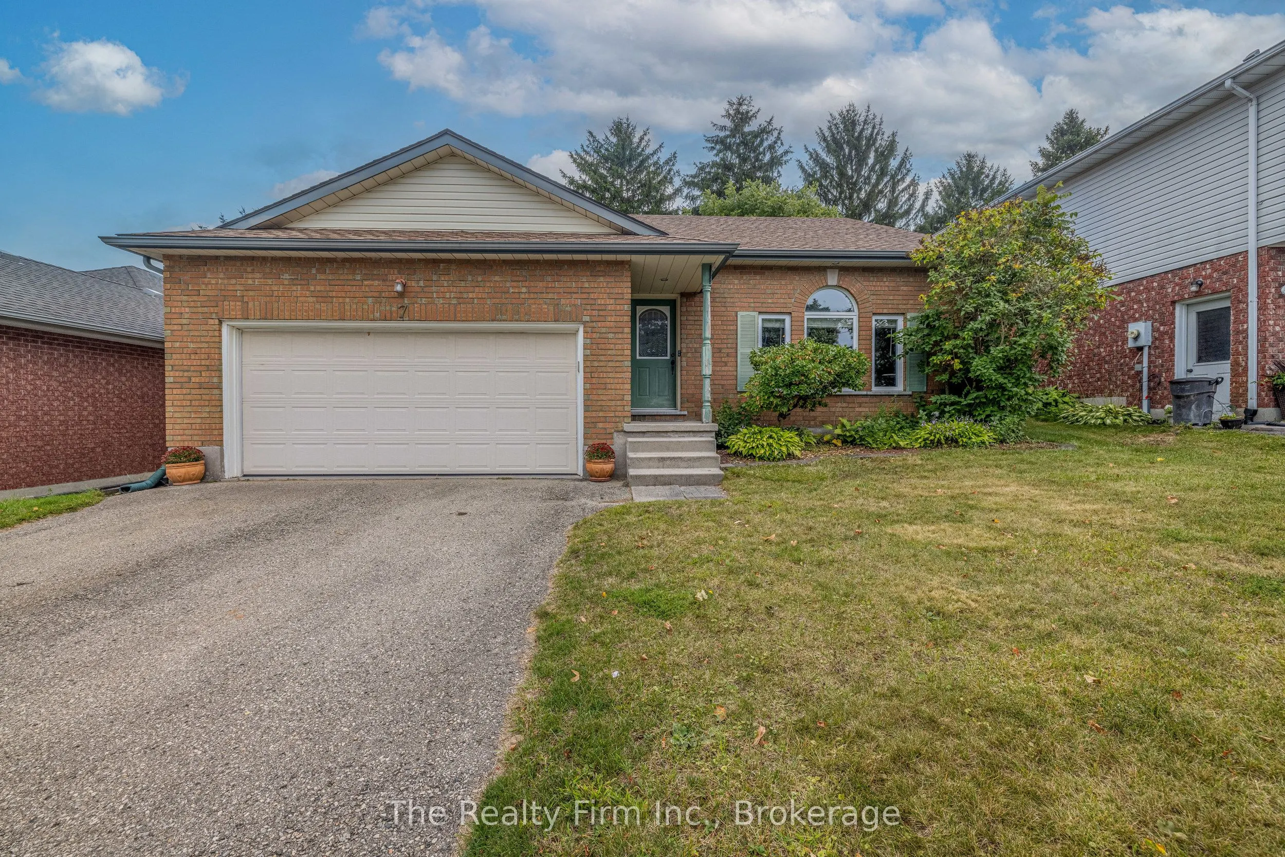 7 Pinehurst Drive