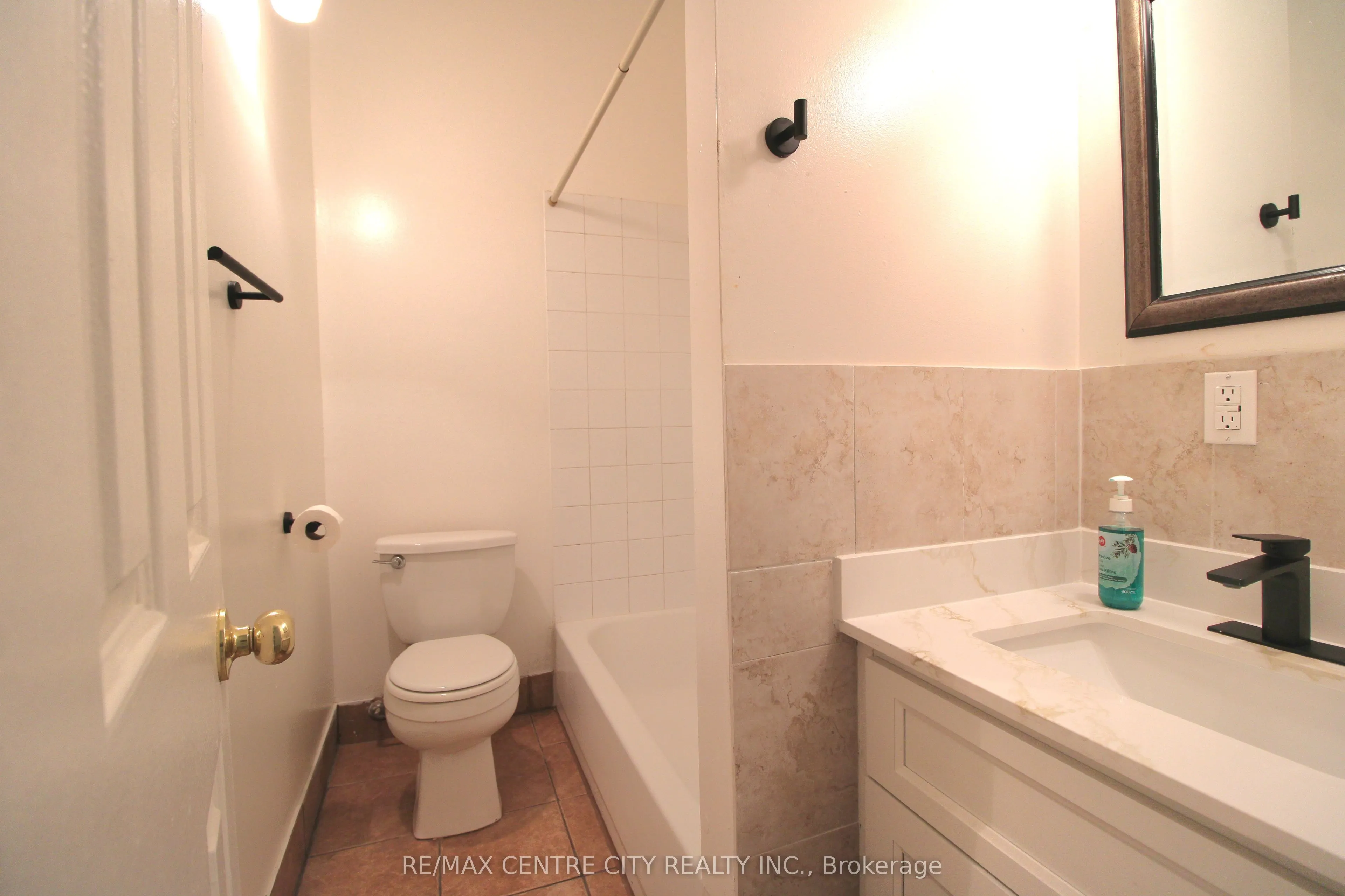 383 Talbot Street, #4