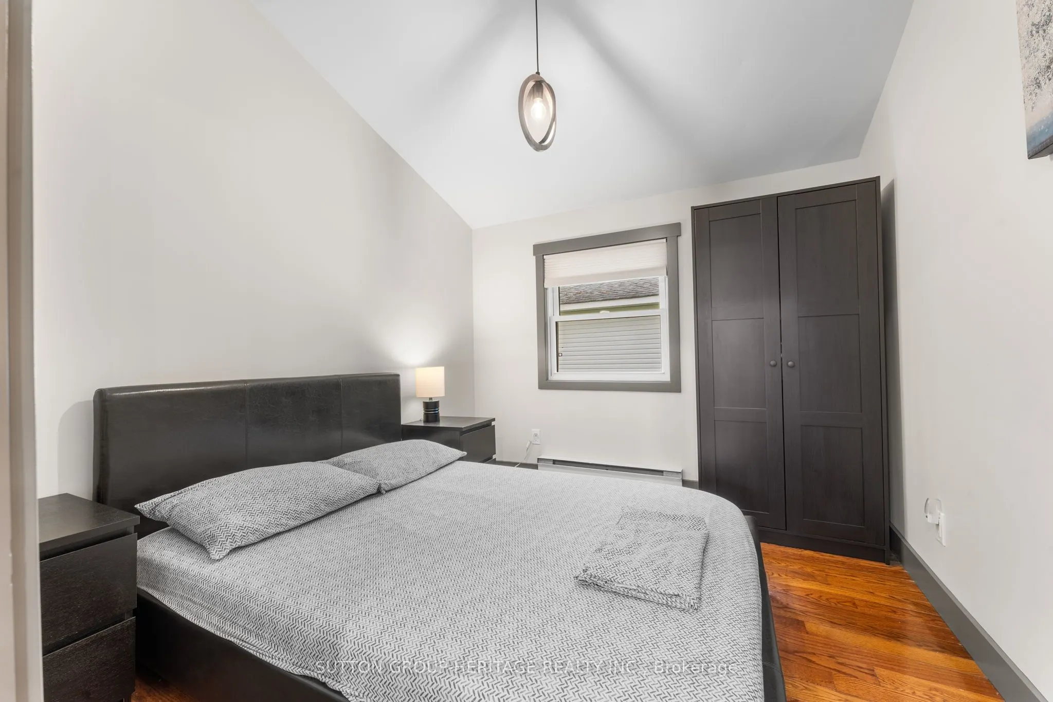 682 North Shore Drive E