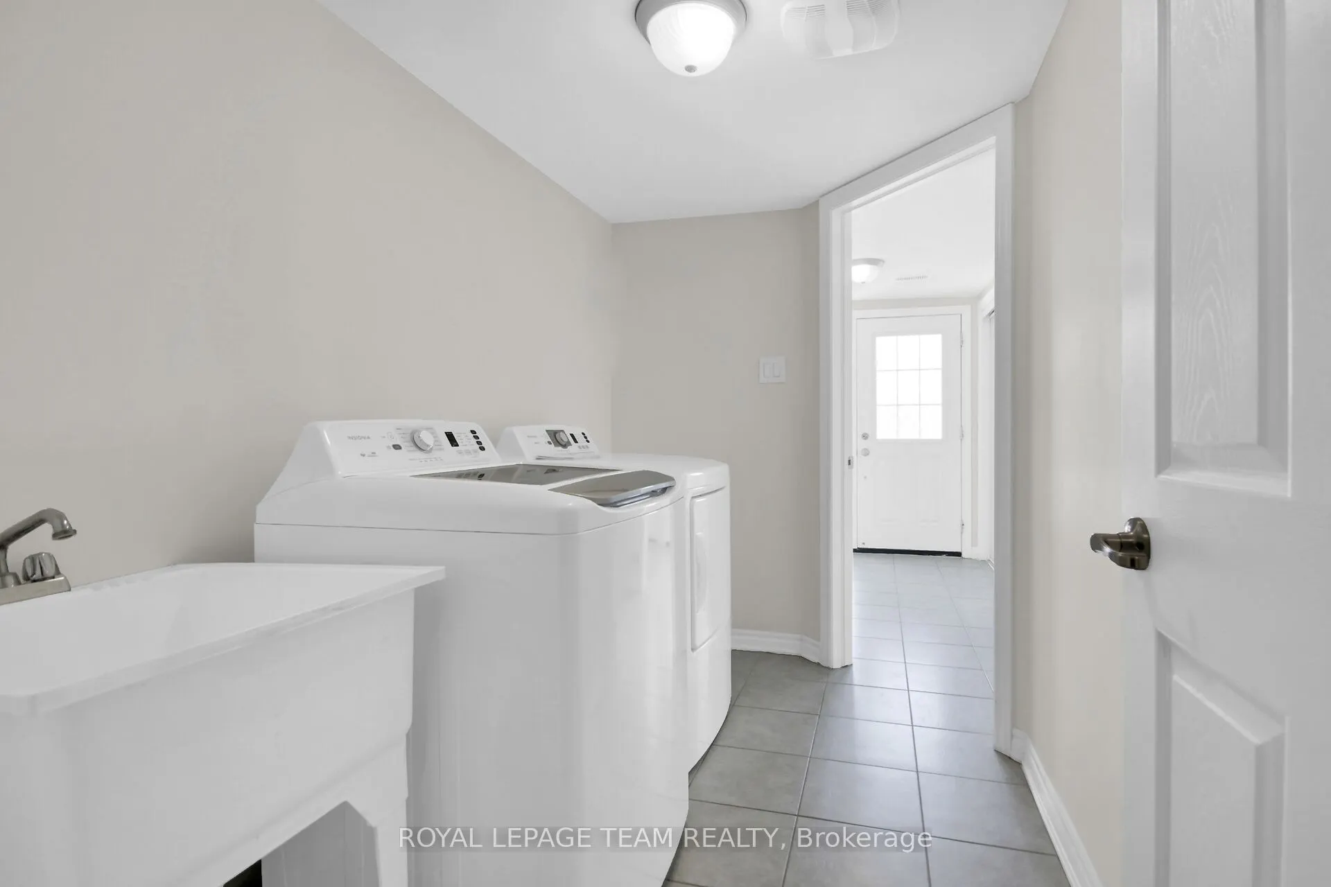 452 Riverboat Heights