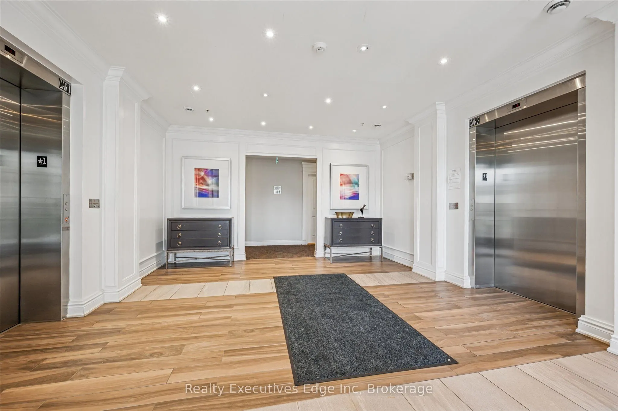 1077 Gordon Street, #323