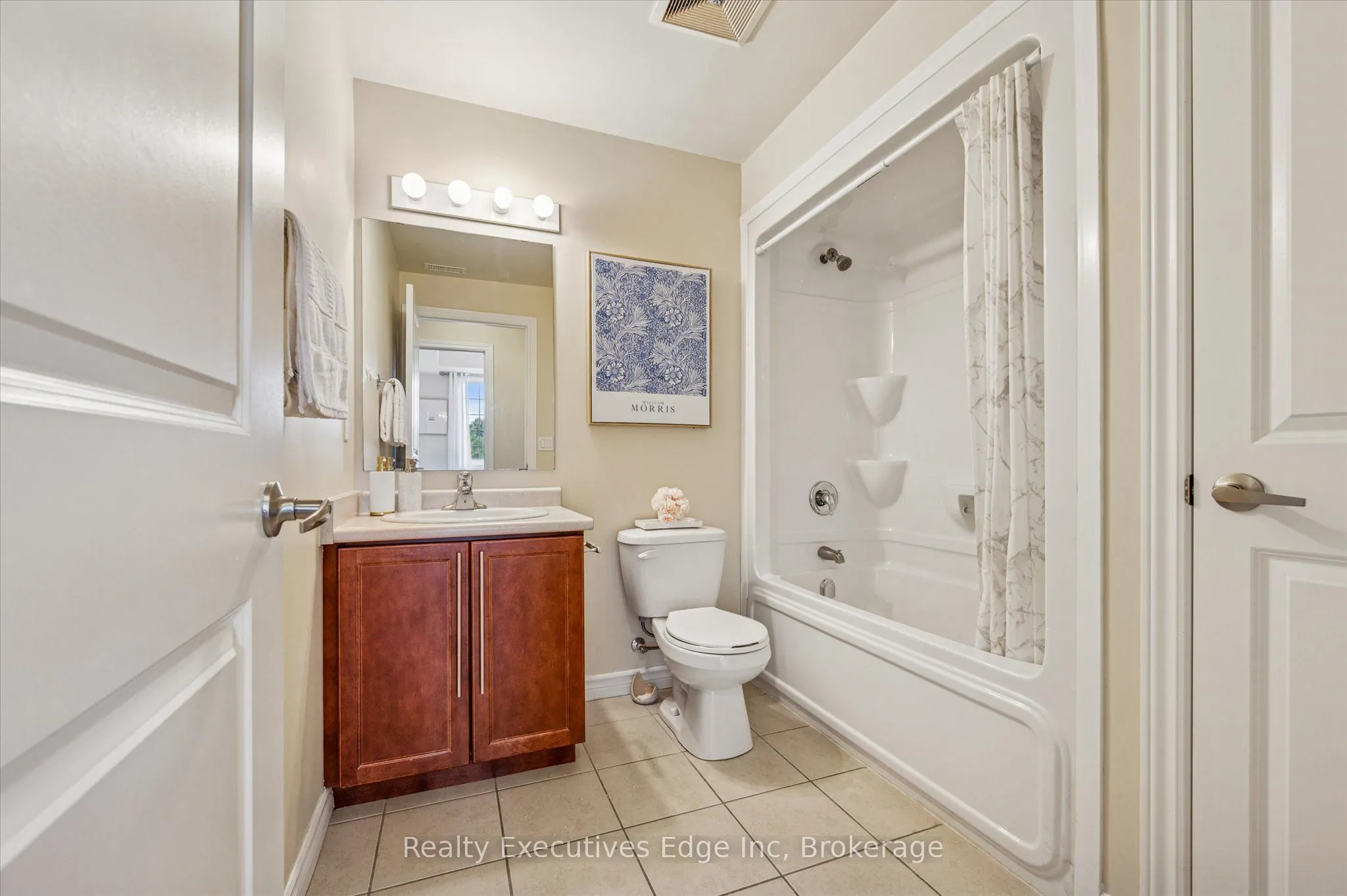 1077 Gordon Street, #323