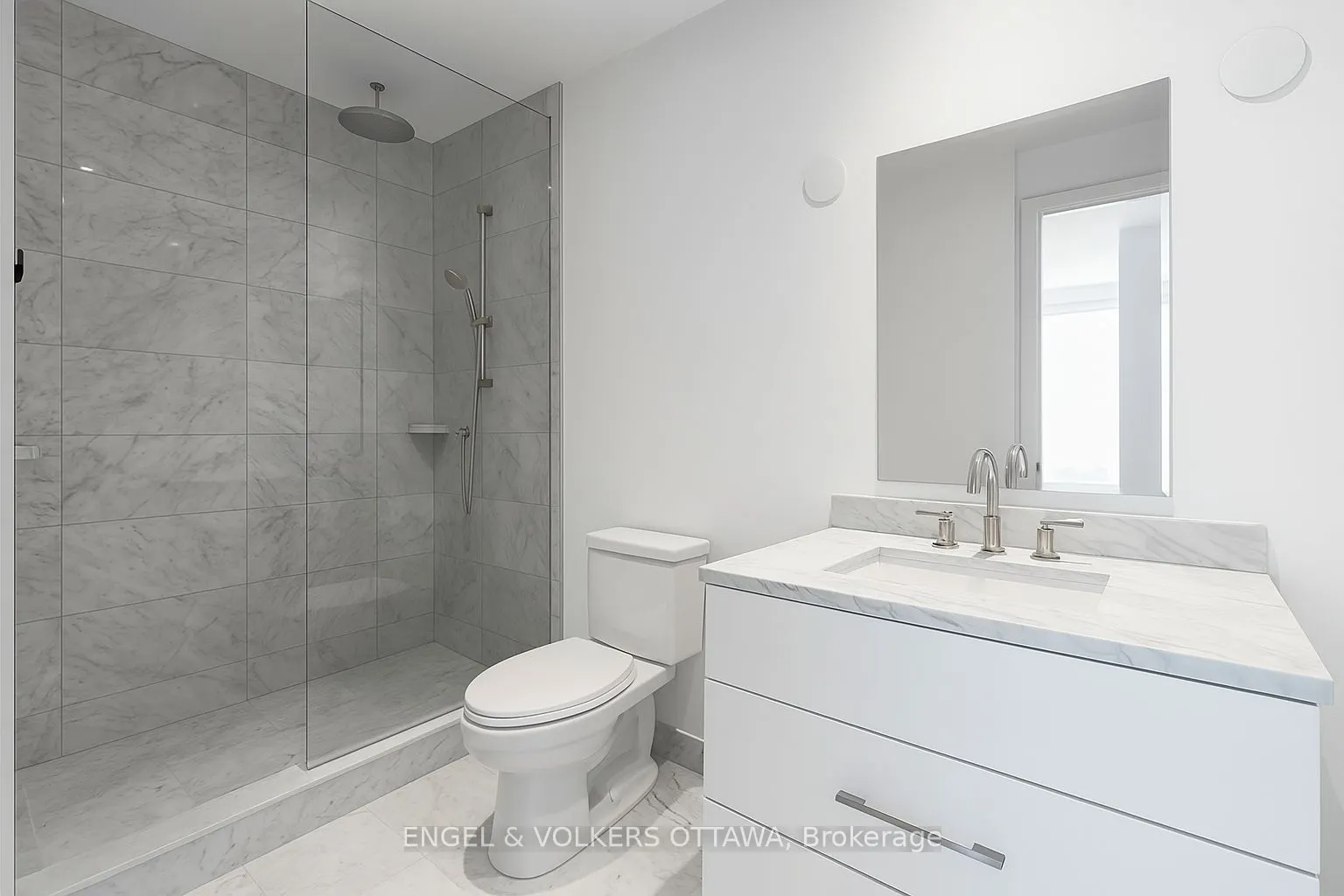 111 Champagne Avenue S, #807