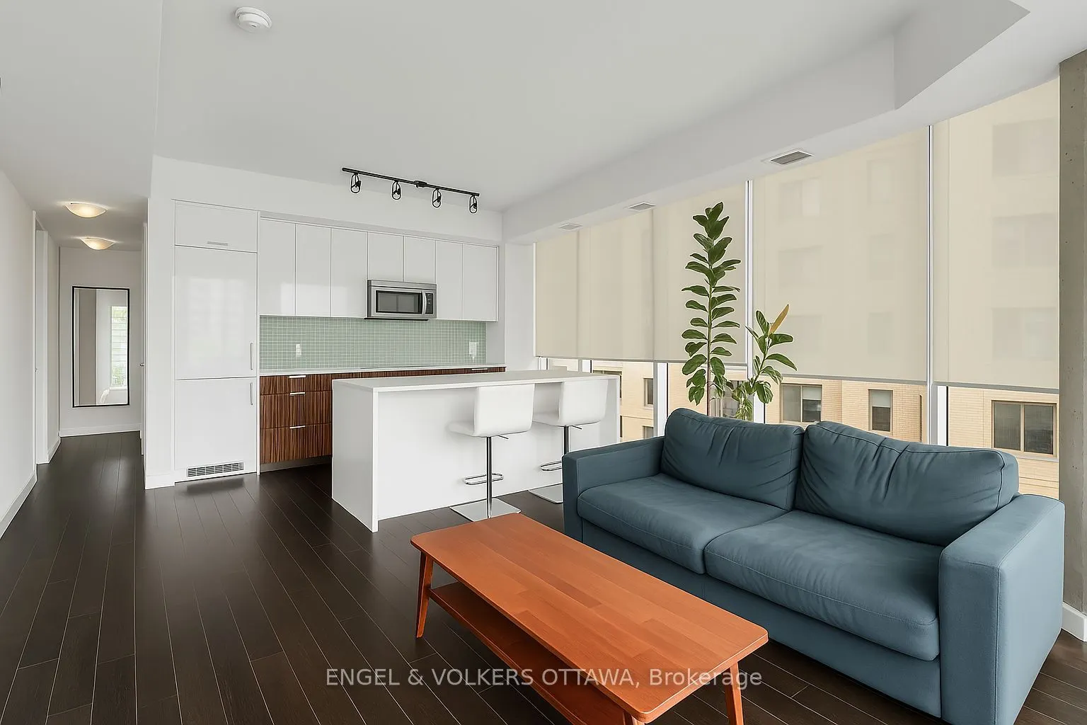 111 Champagne Avenue S, #807