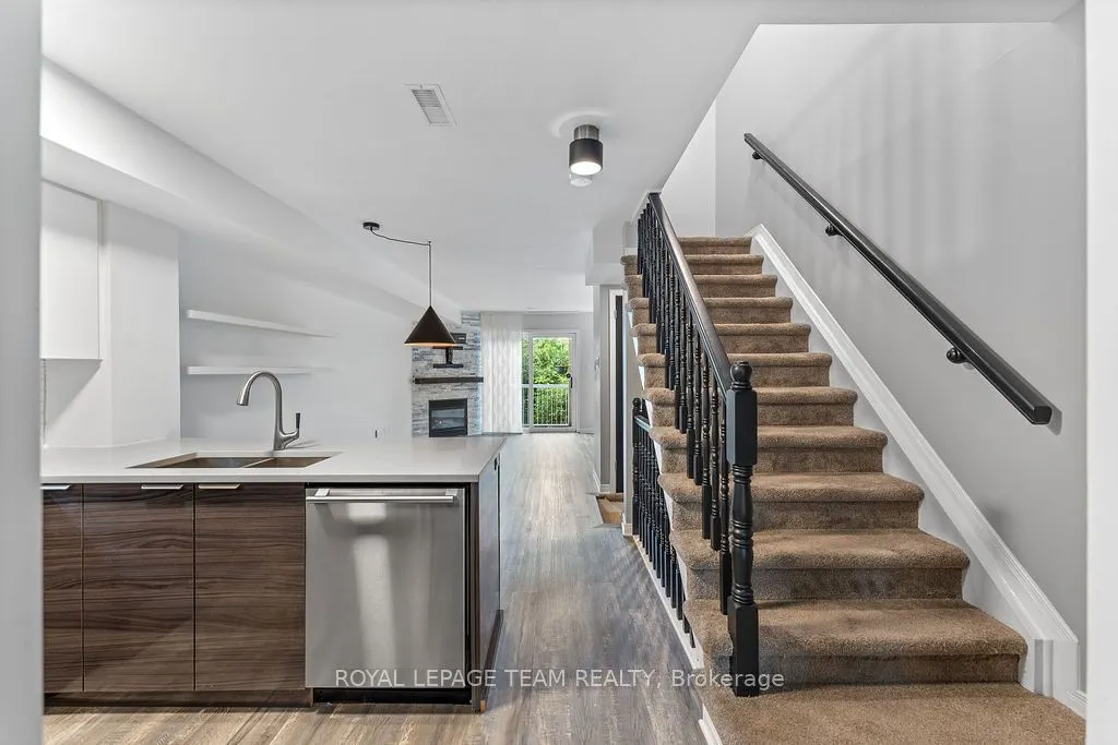 77 Steele Park Private, #7