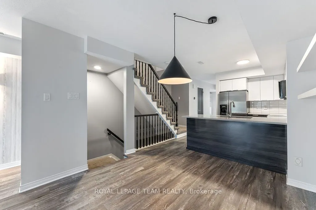 77 Steele Park Private, #7
