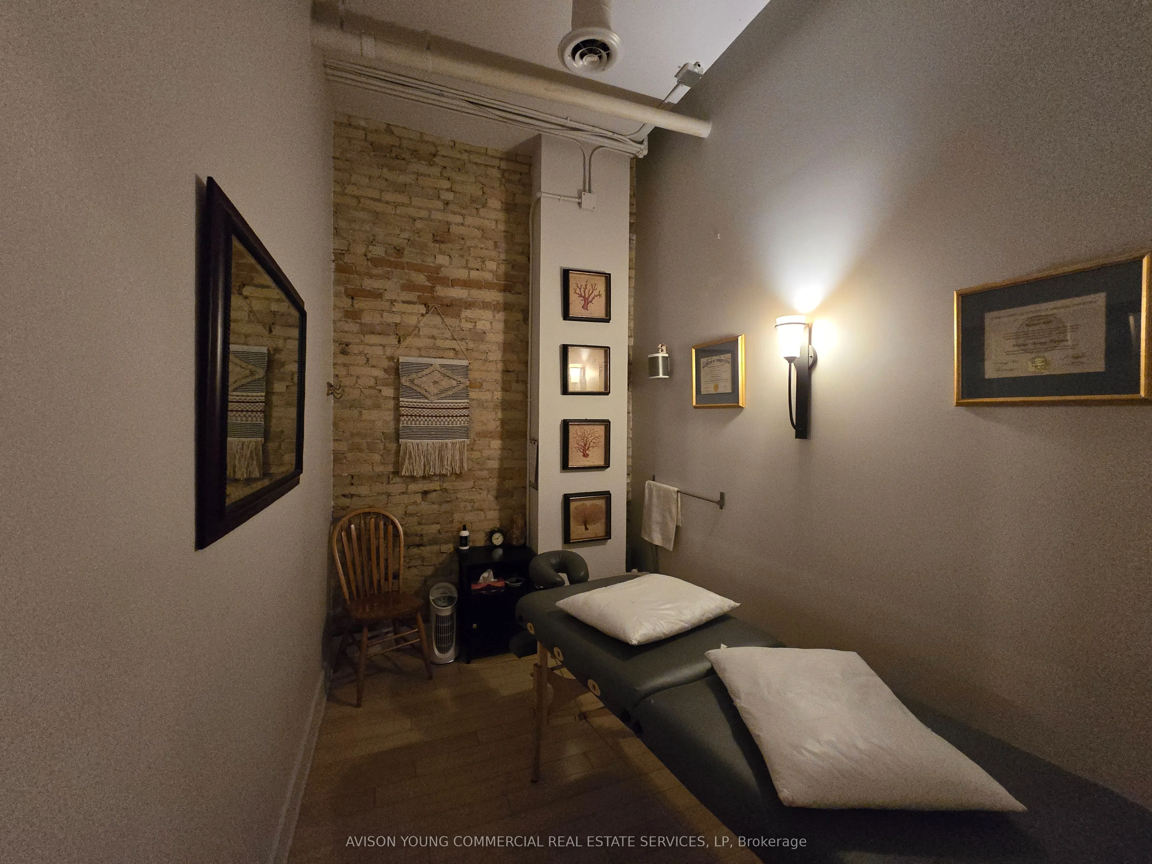 201 Dundas Street, #Main