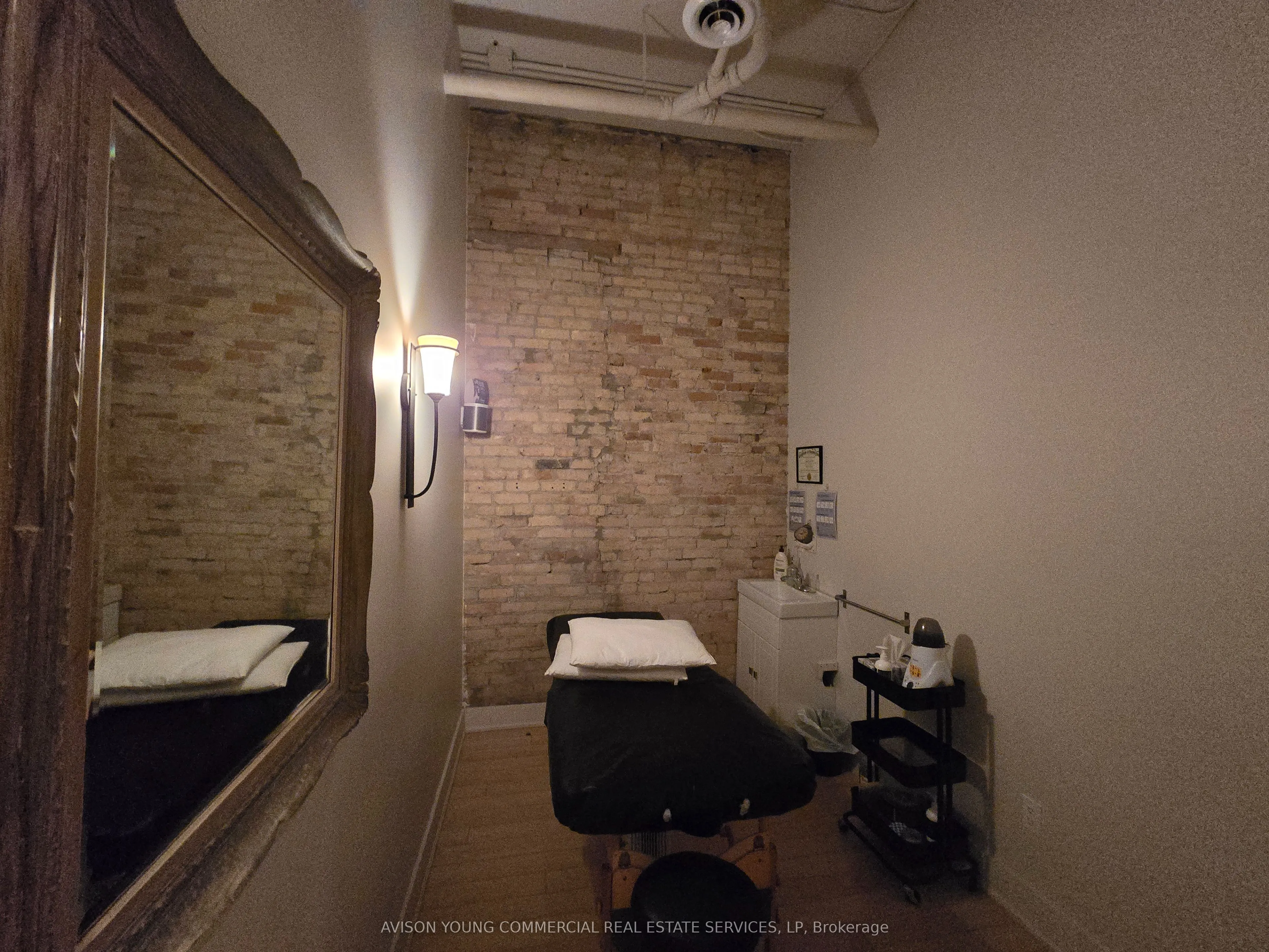 201 Dundas Street, #Main