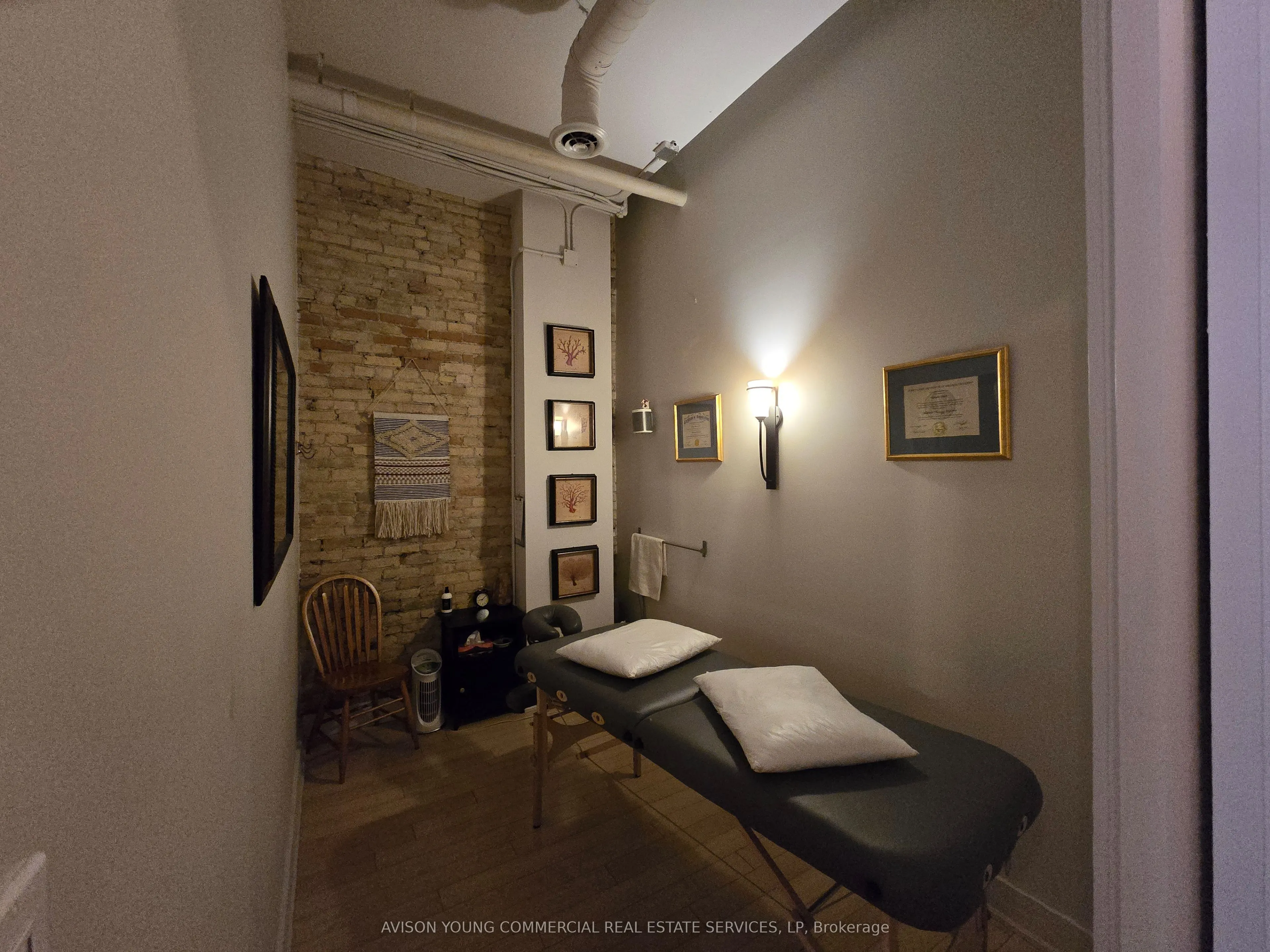 201 Dundas Street, #Main