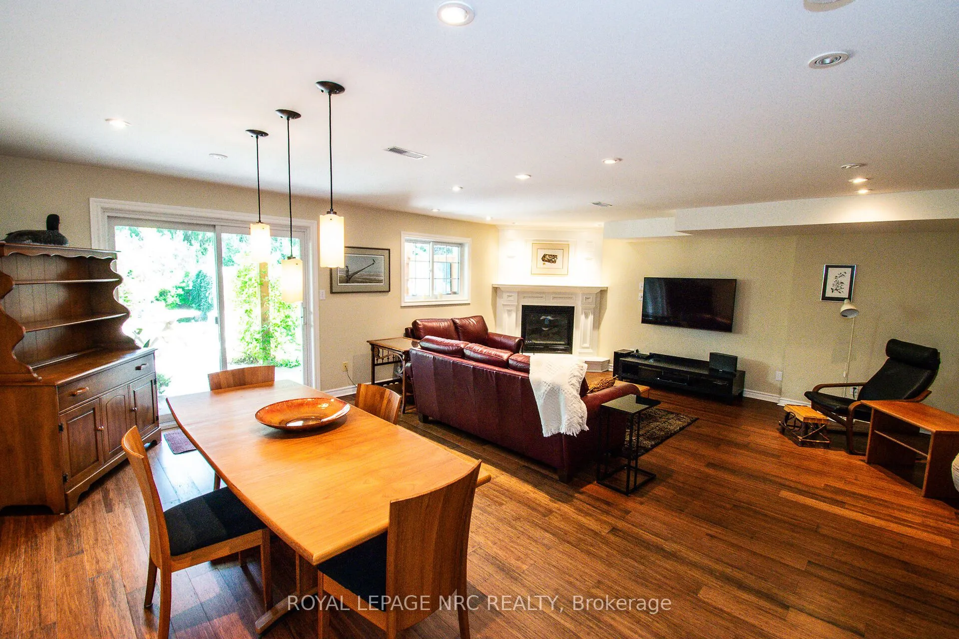 11 KINSMAN Court