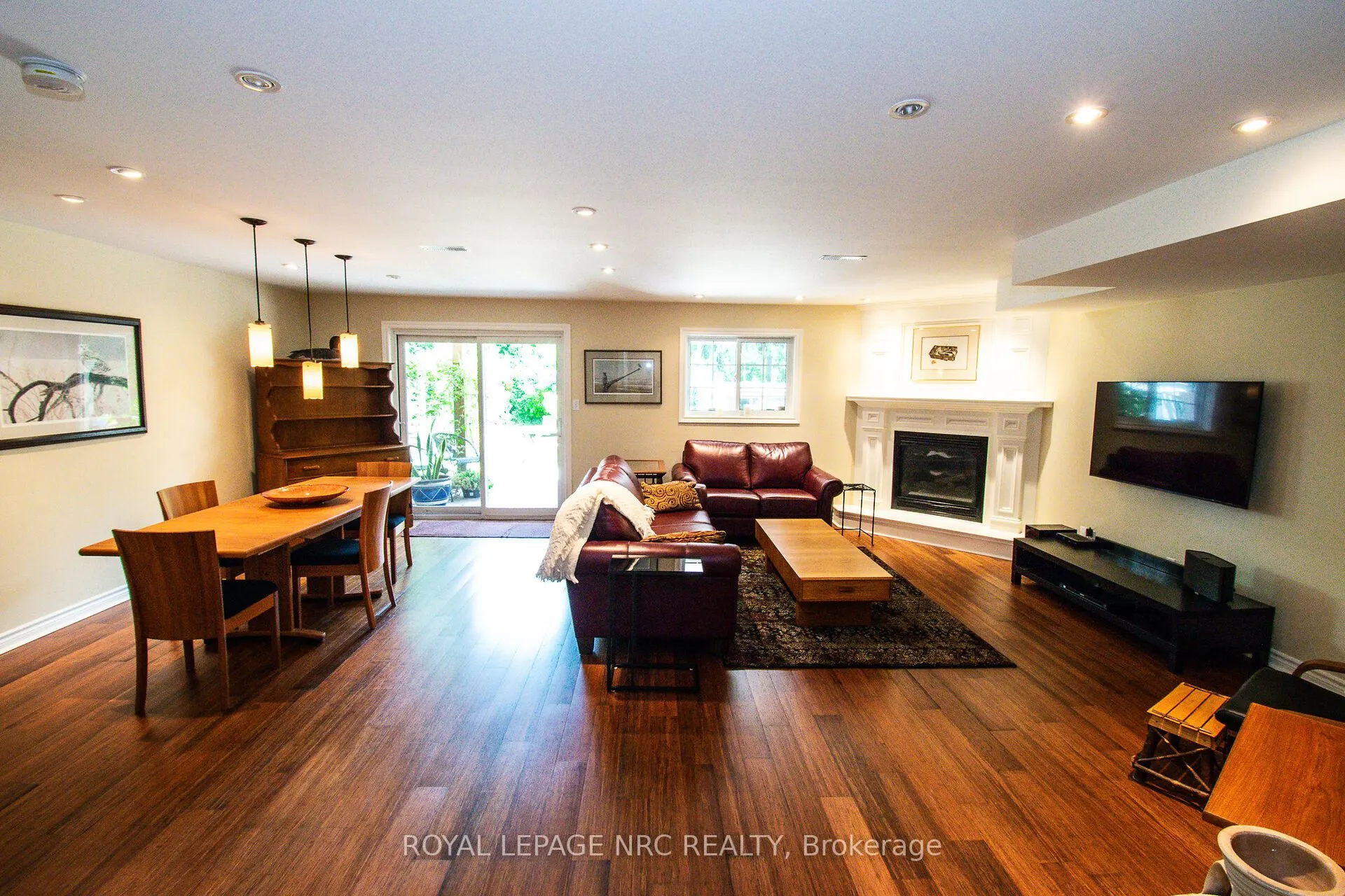 11 KINSMAN Court