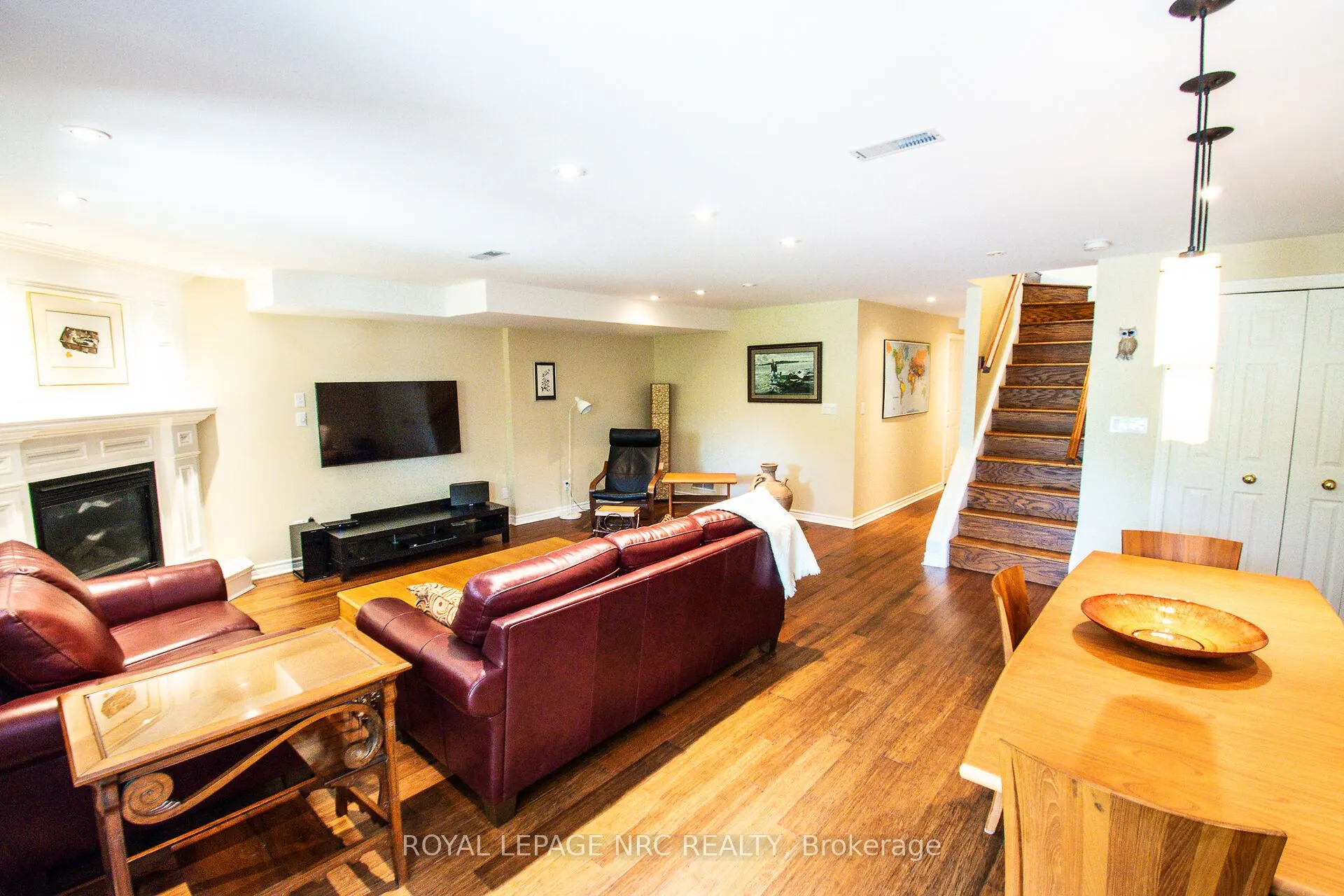 11 KINSMAN Court