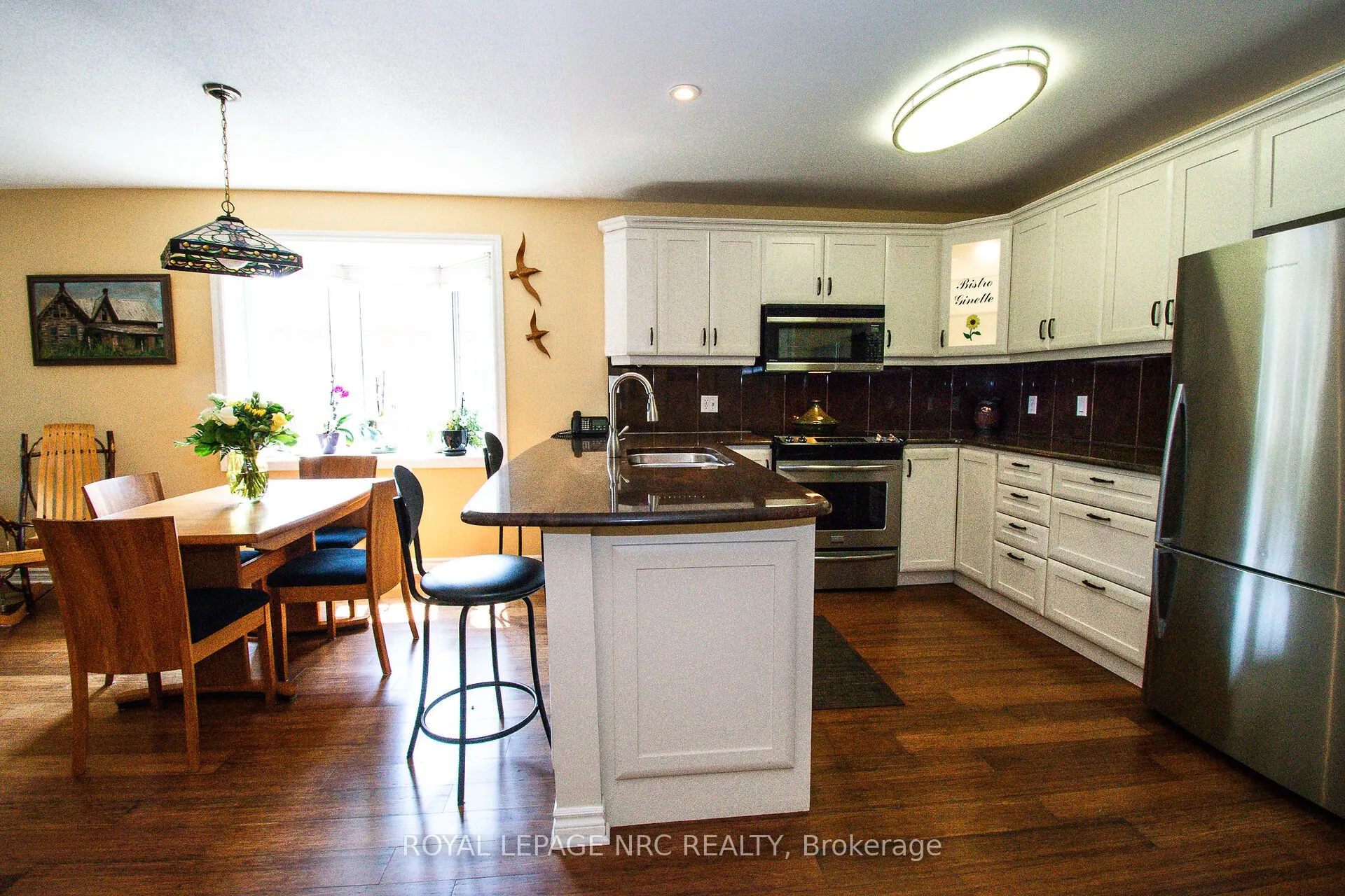 11 KINSMAN Court