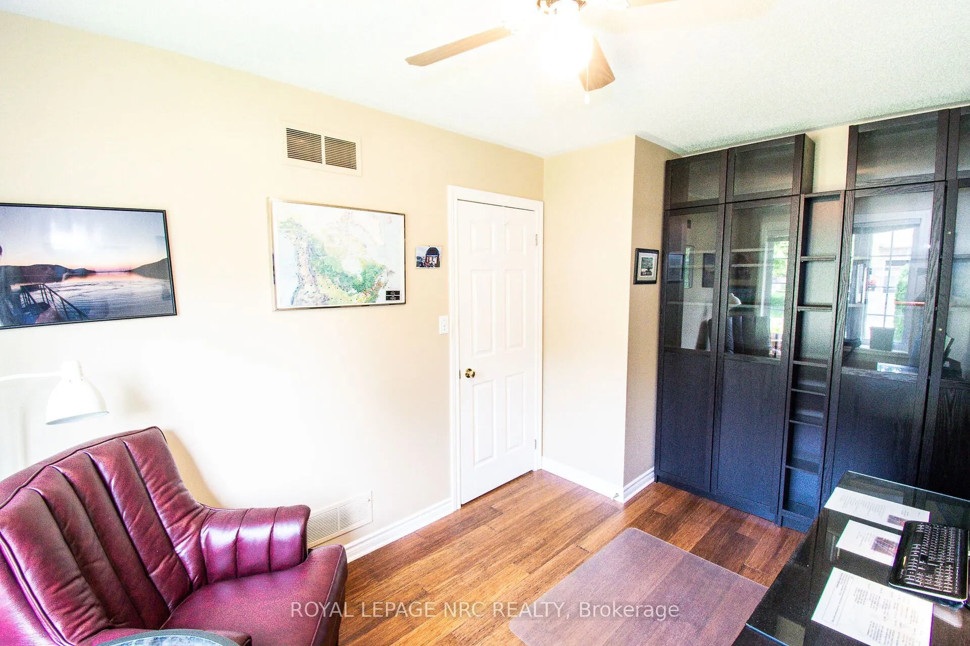 11 KINSMAN Court