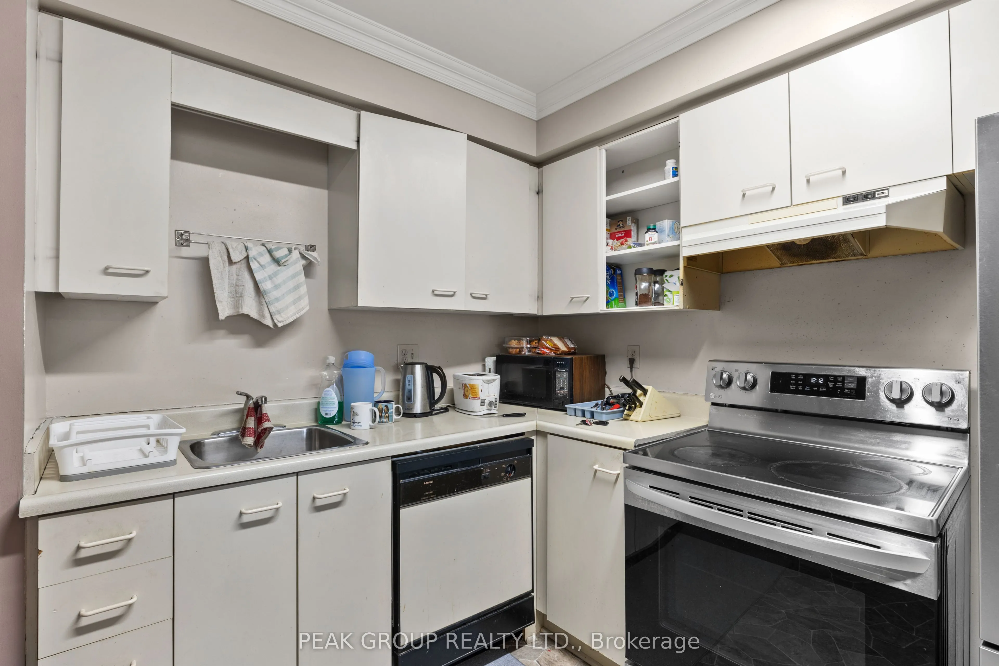 78 Roehampton Avenue, #311