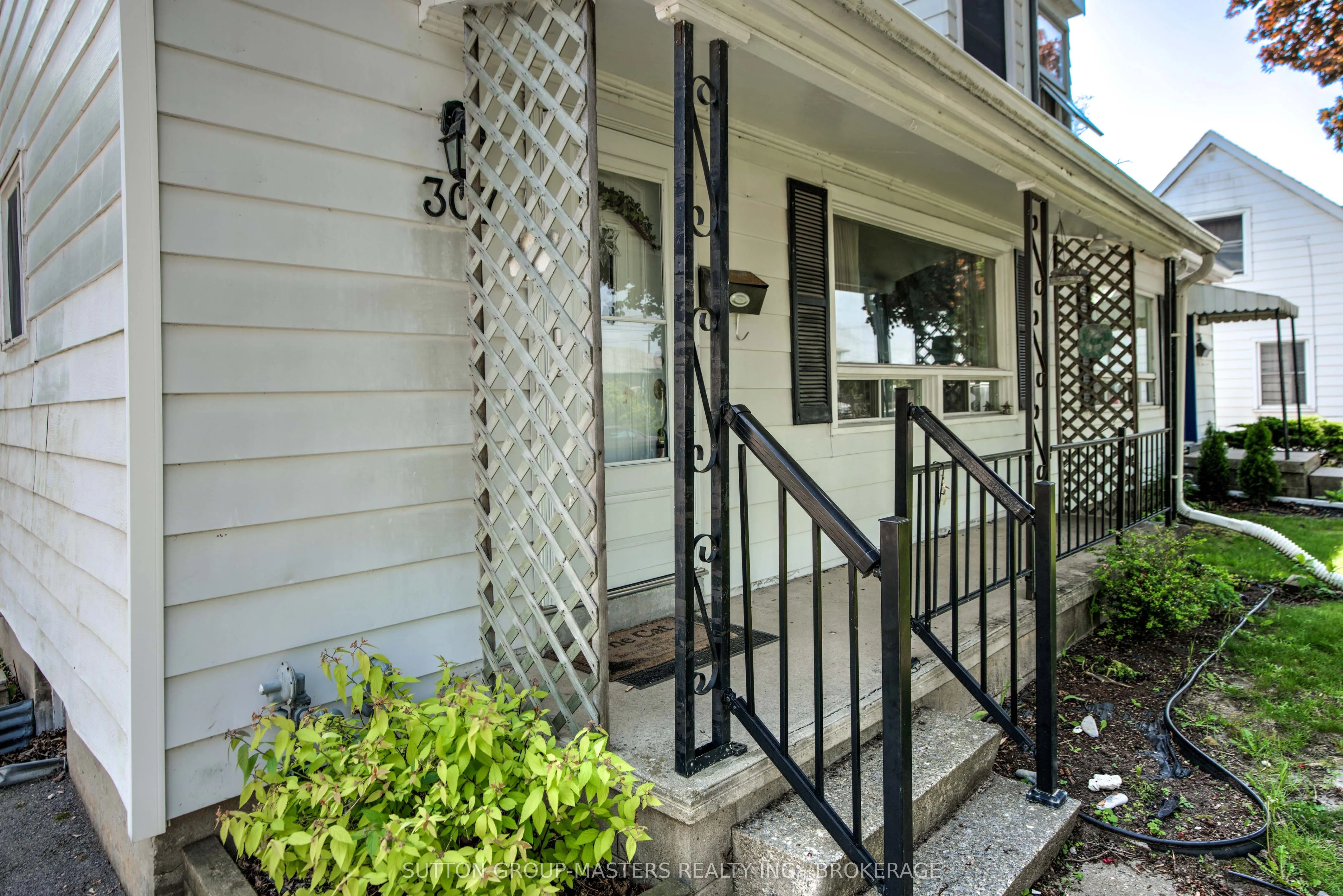 307 Palace Road