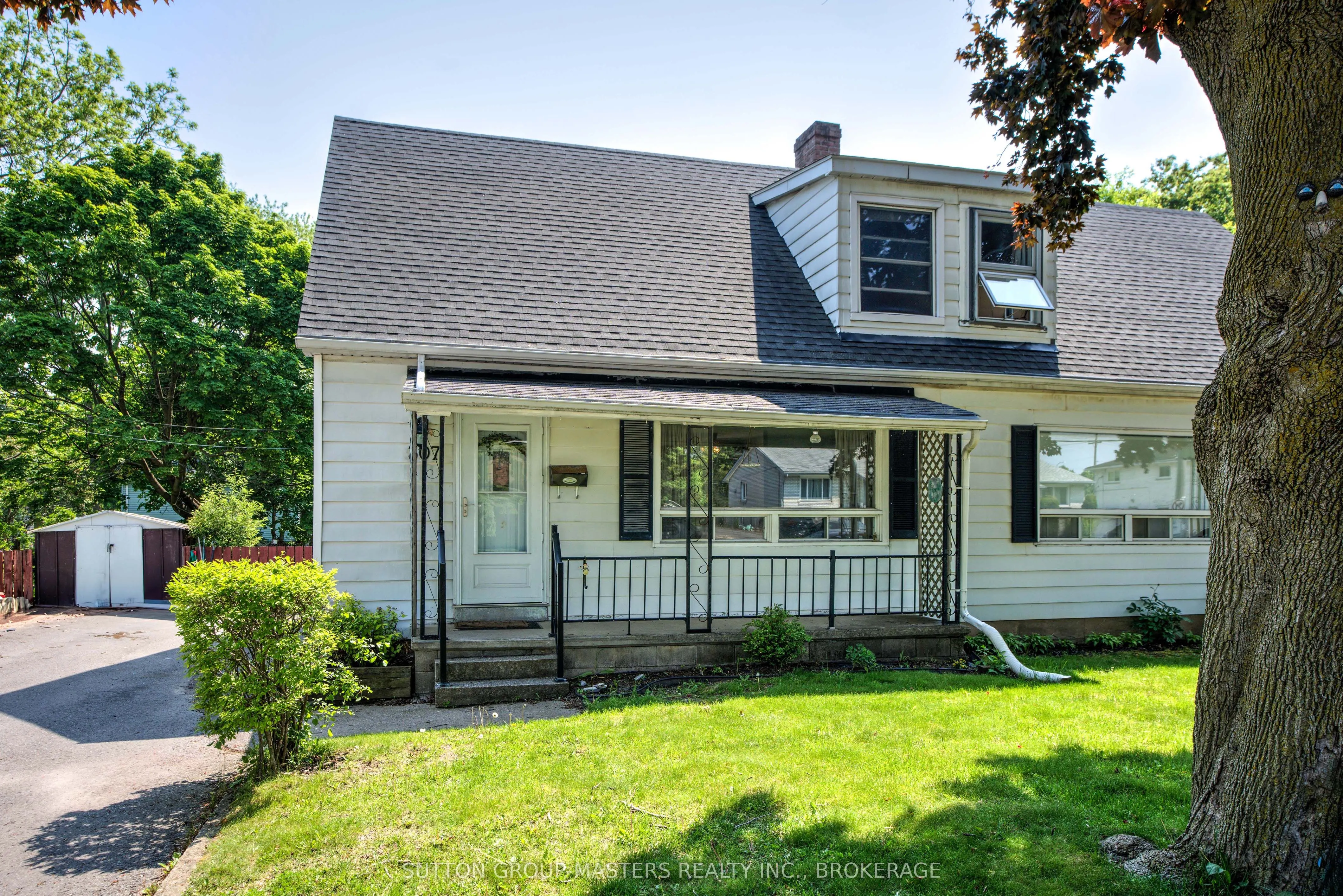 307 Palace Road