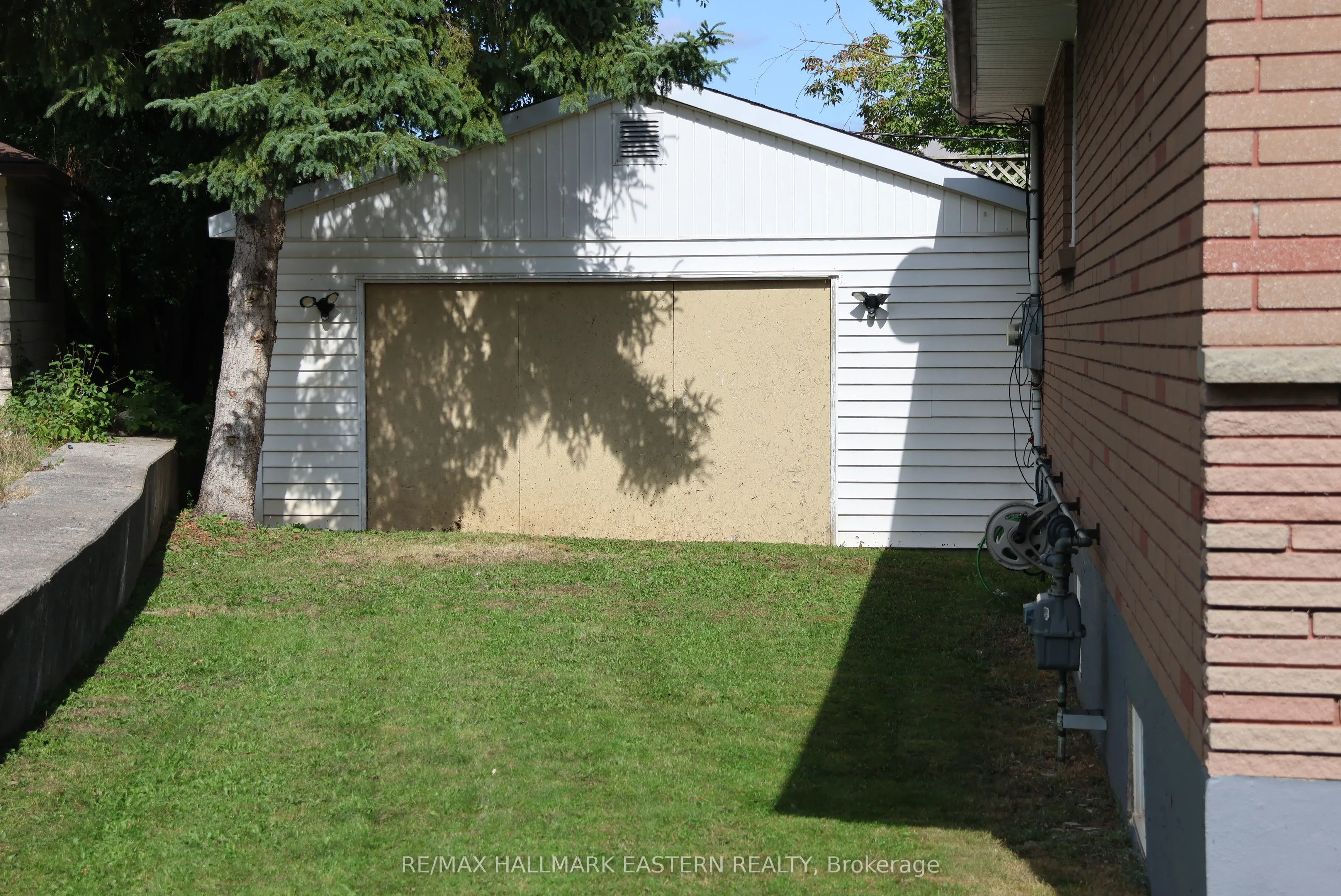 350 Dominion Crescent