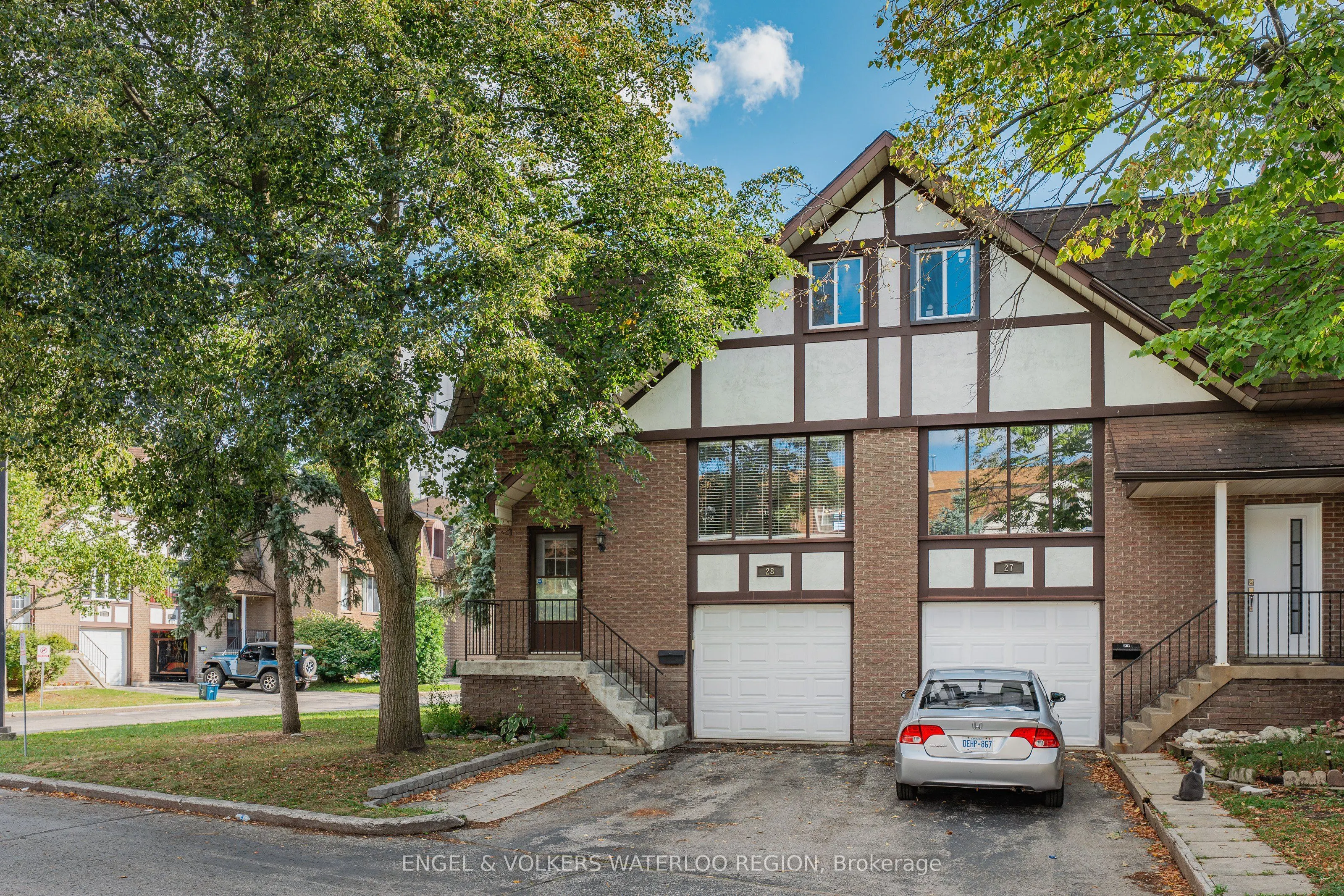 49 Cedarwoods Crescent, #28