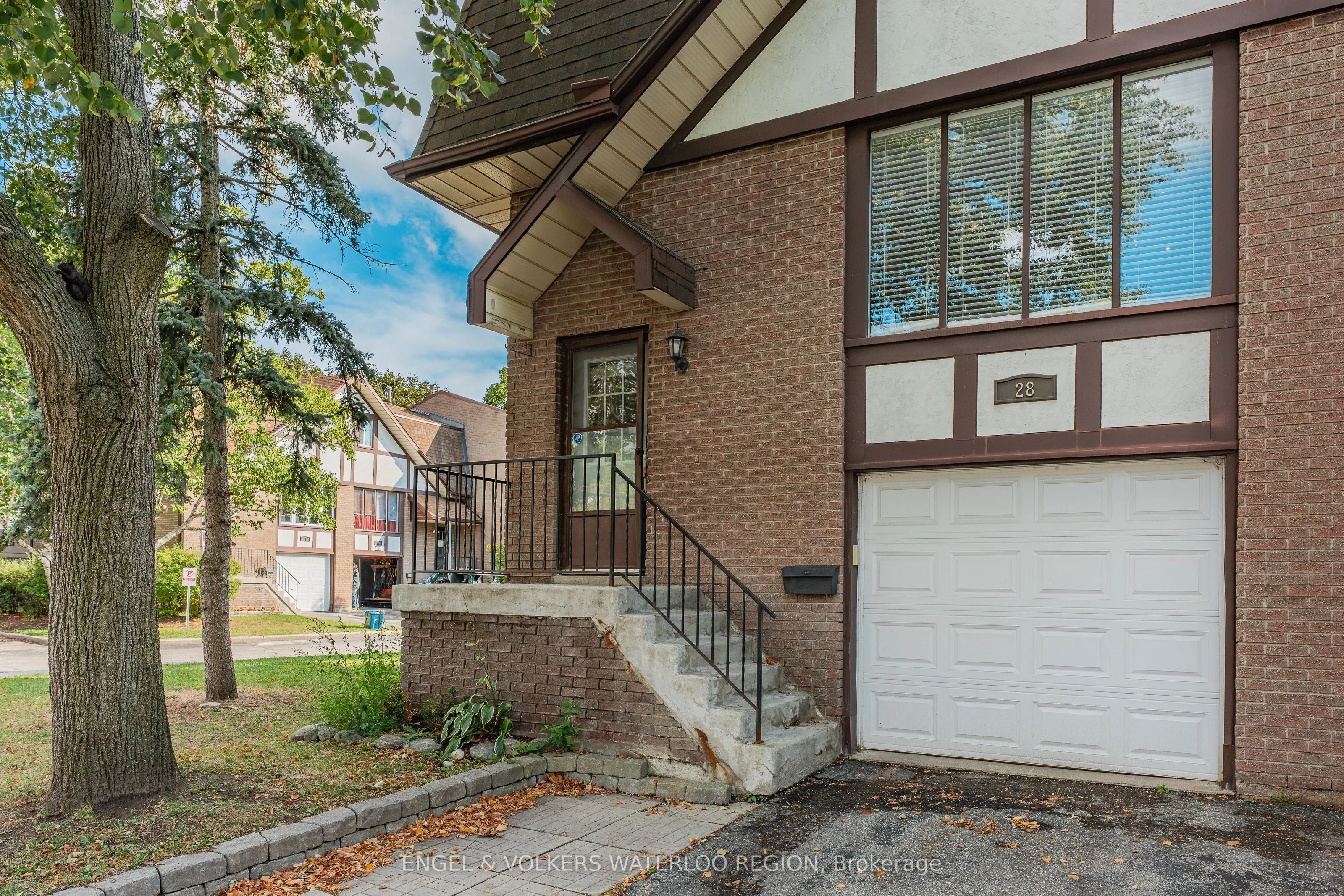 49 Cedarwoods Crescent, #28