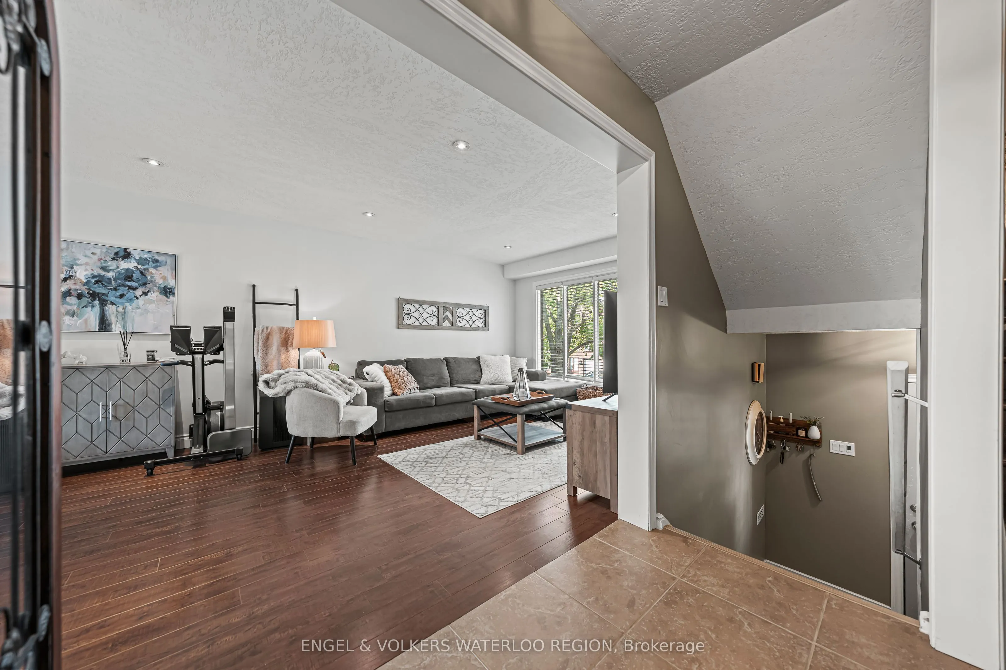 49 Cedarwoods Crescent, #28