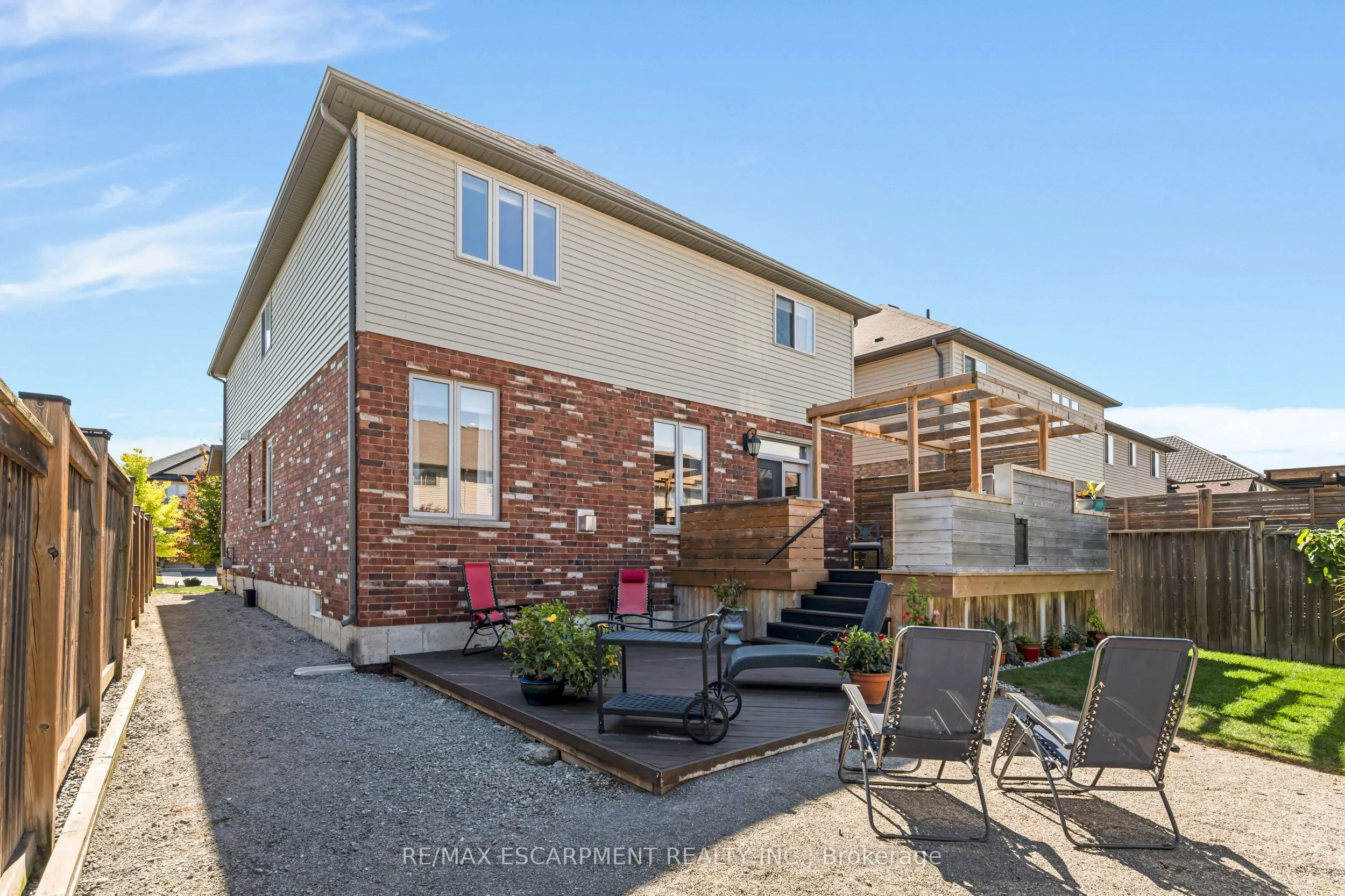 60 Garinger Crescent