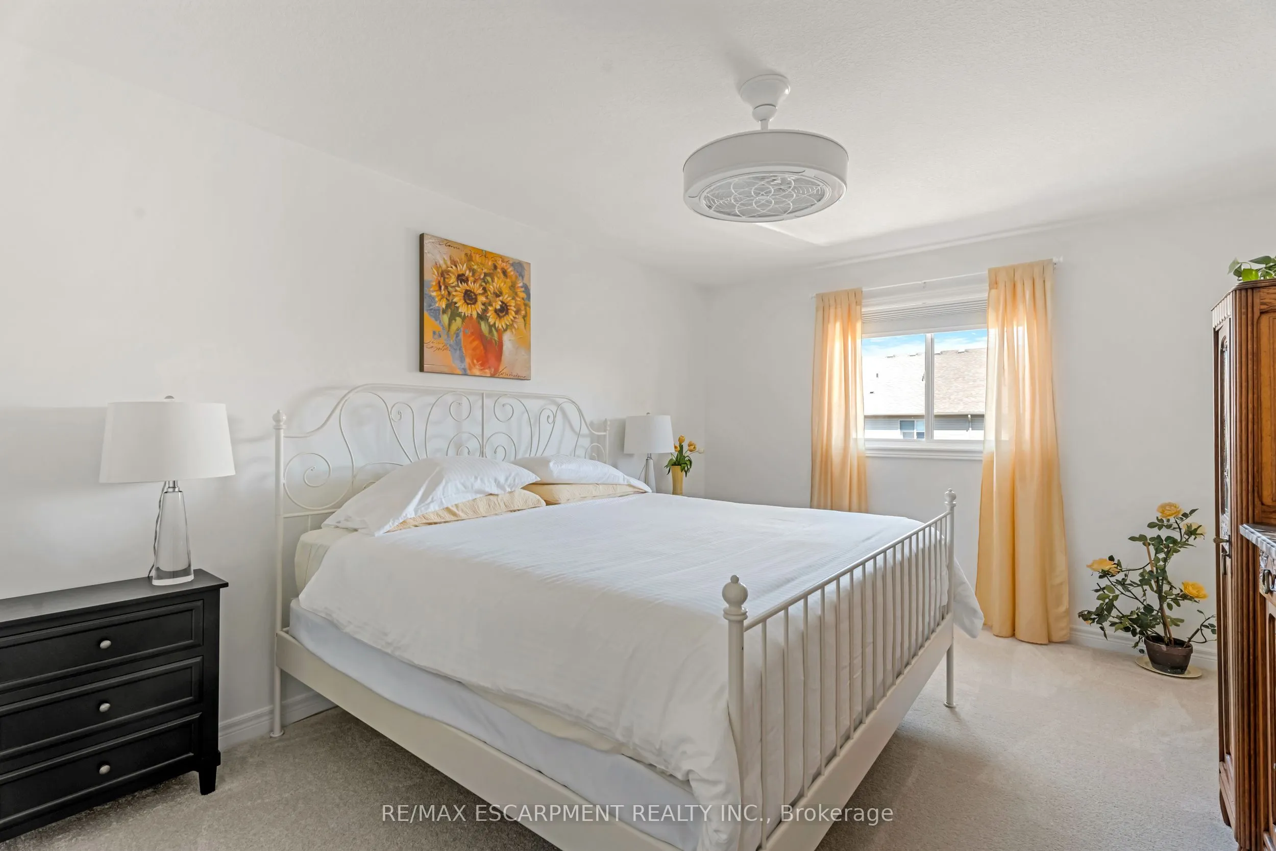 60 Garinger Crescent