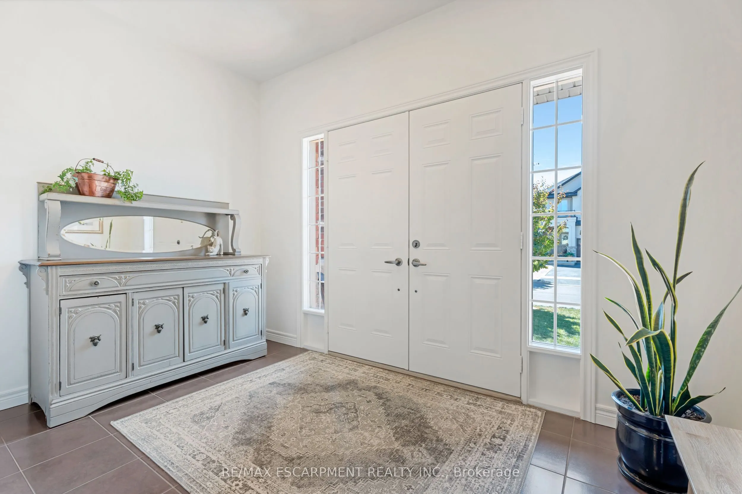 60 Garinger Crescent