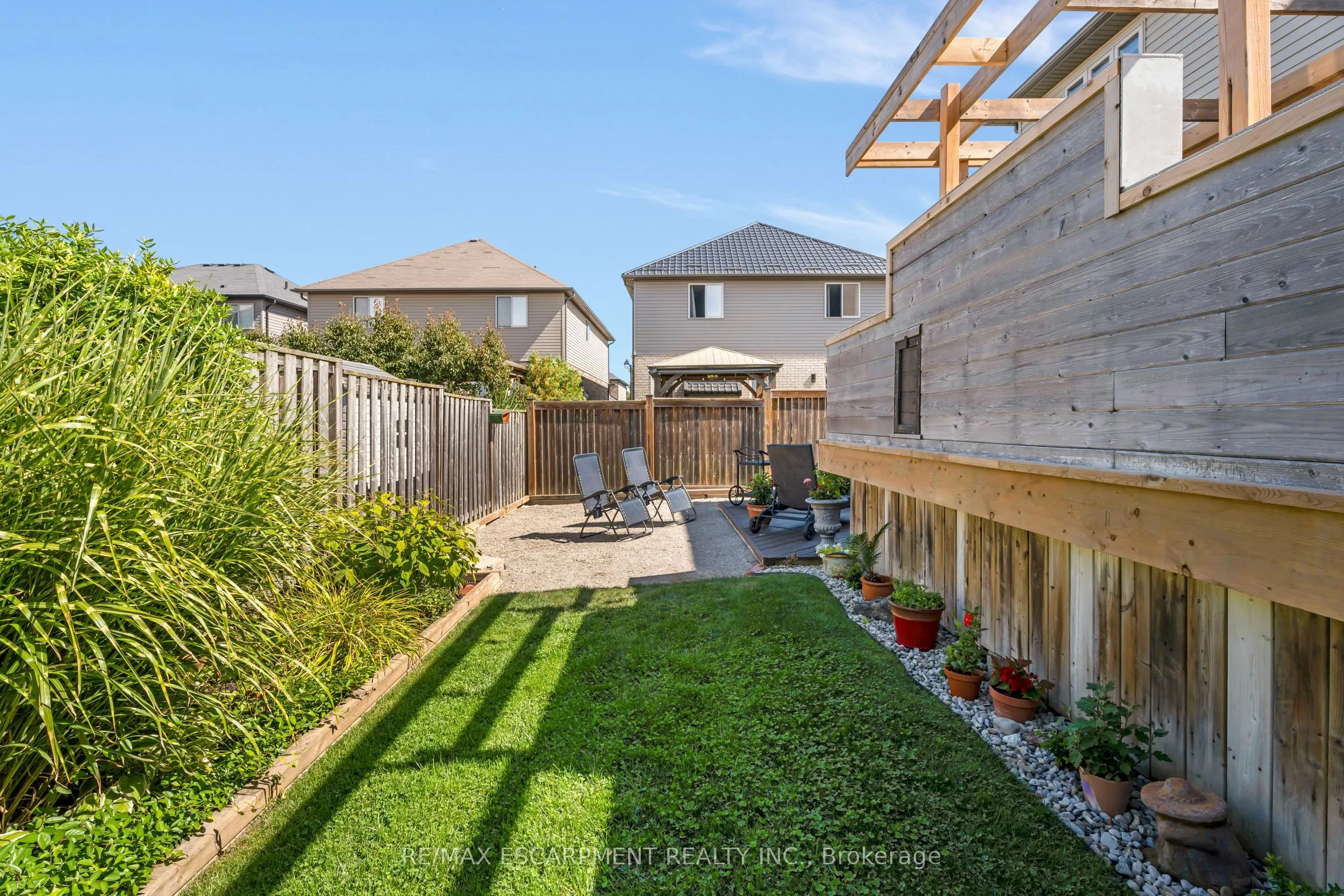 60 Garinger Crescent