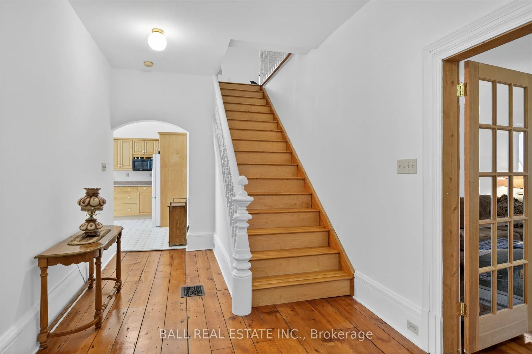 130 Front Street W