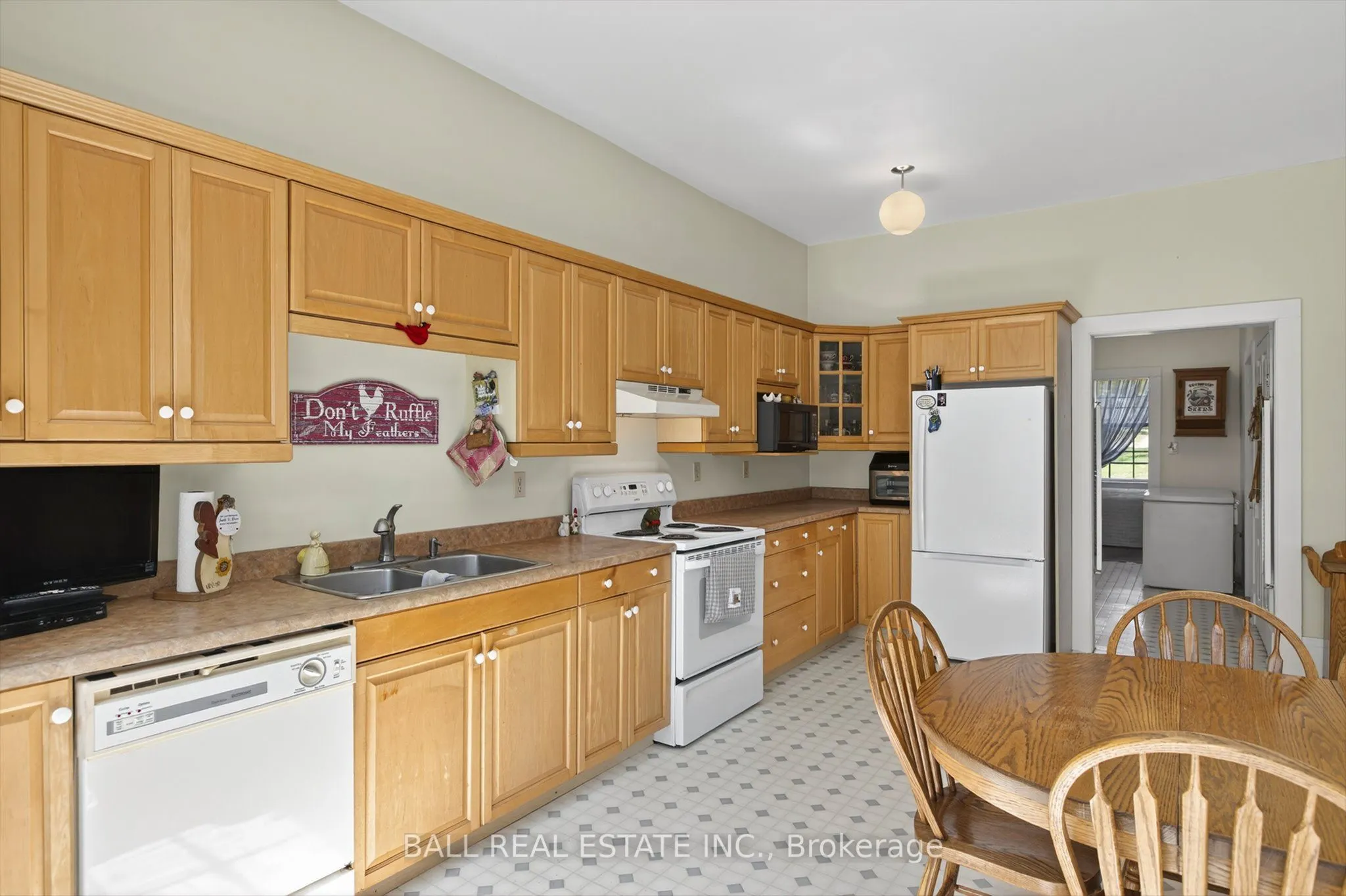 130 Front Street W