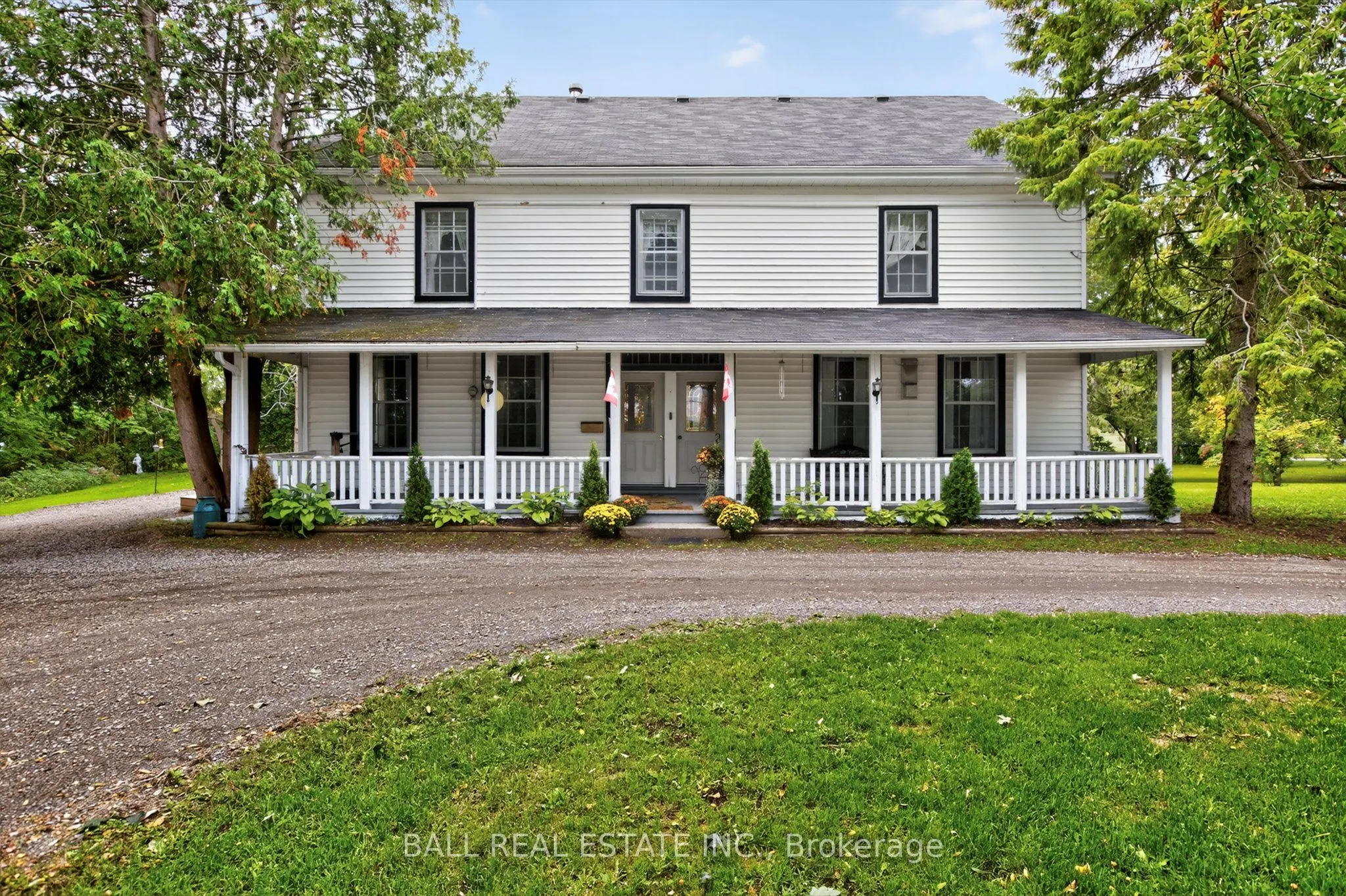 130 Front Street W