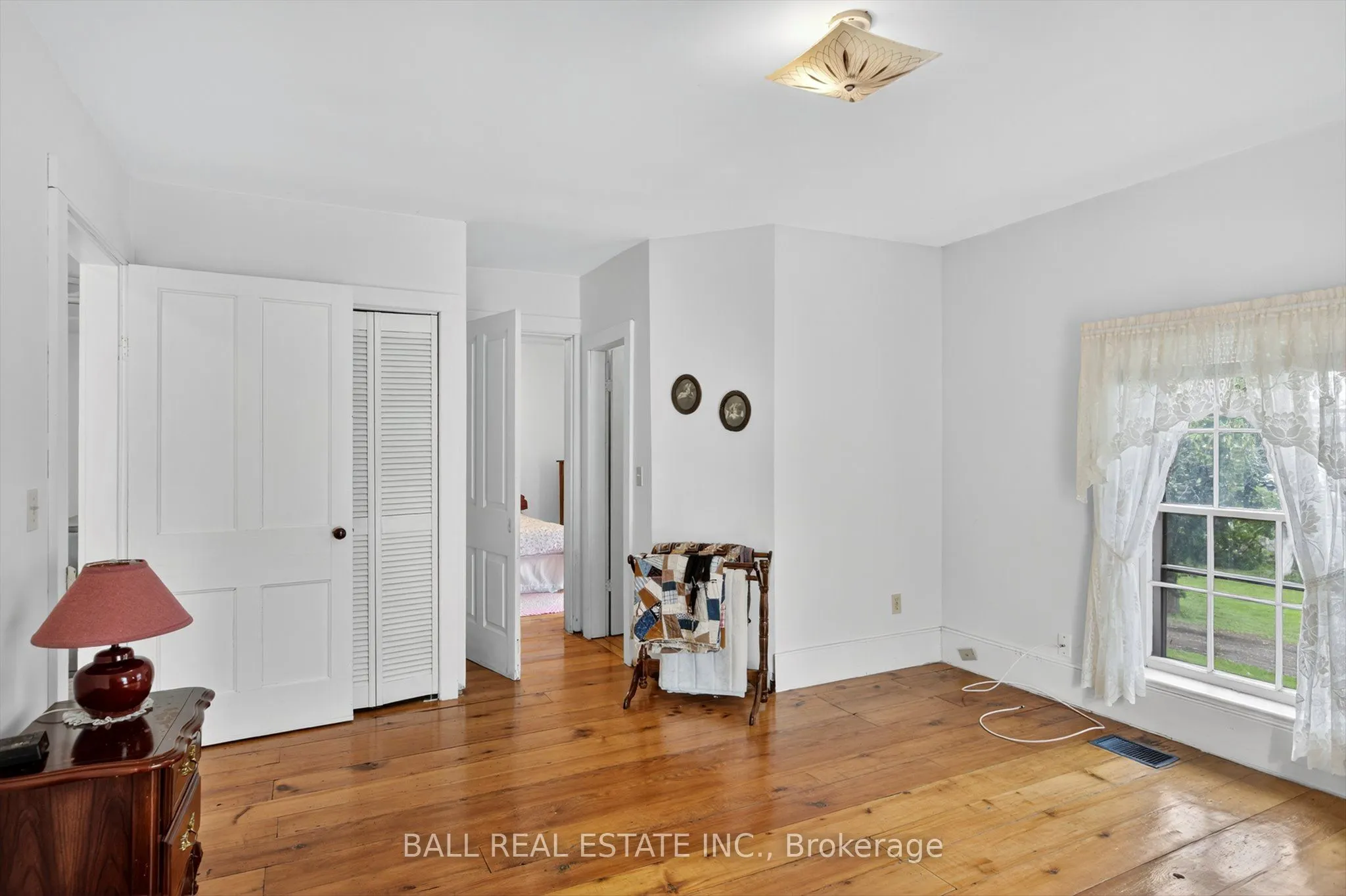 130 Front Street W