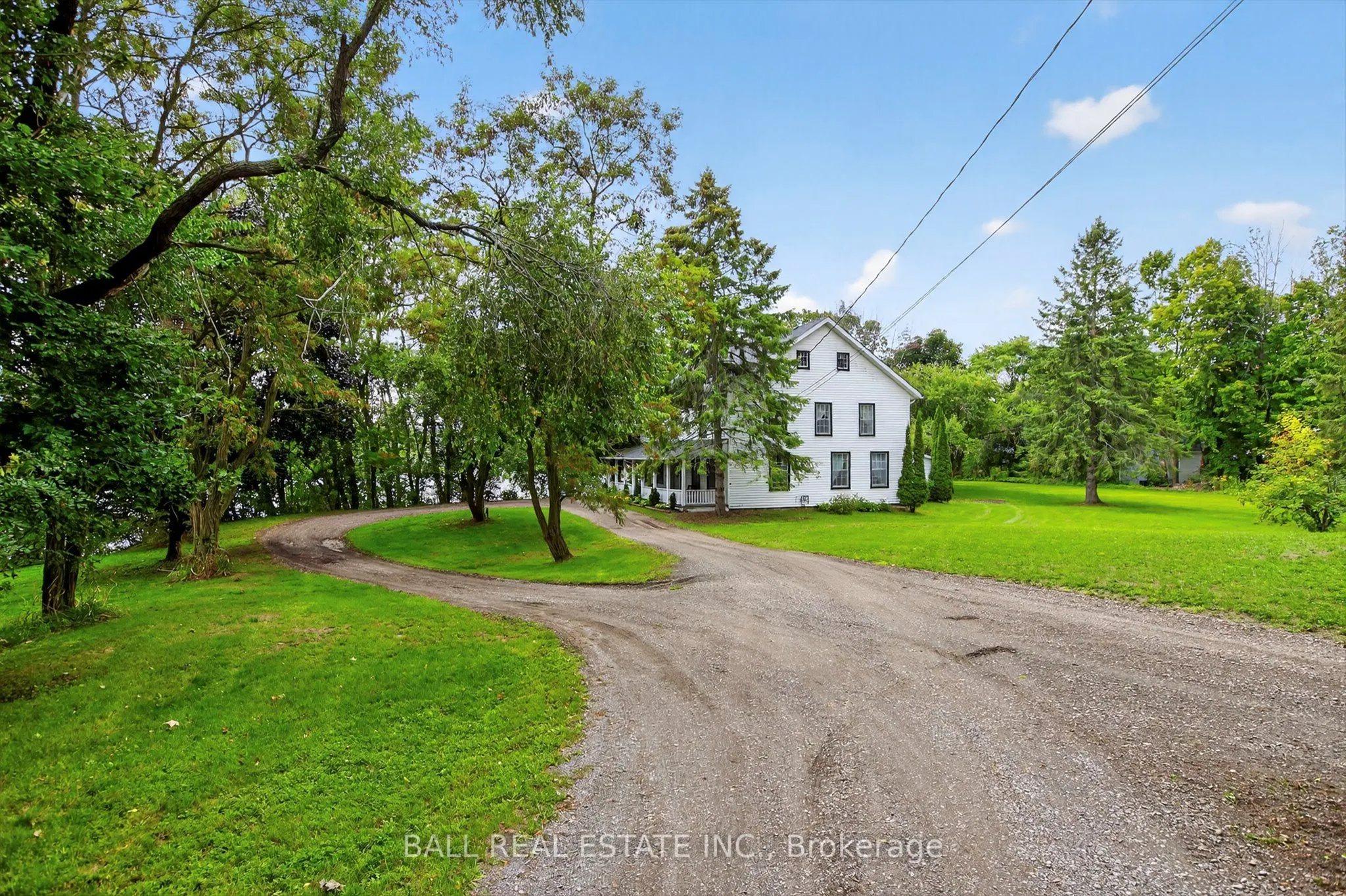 130 Front Street W