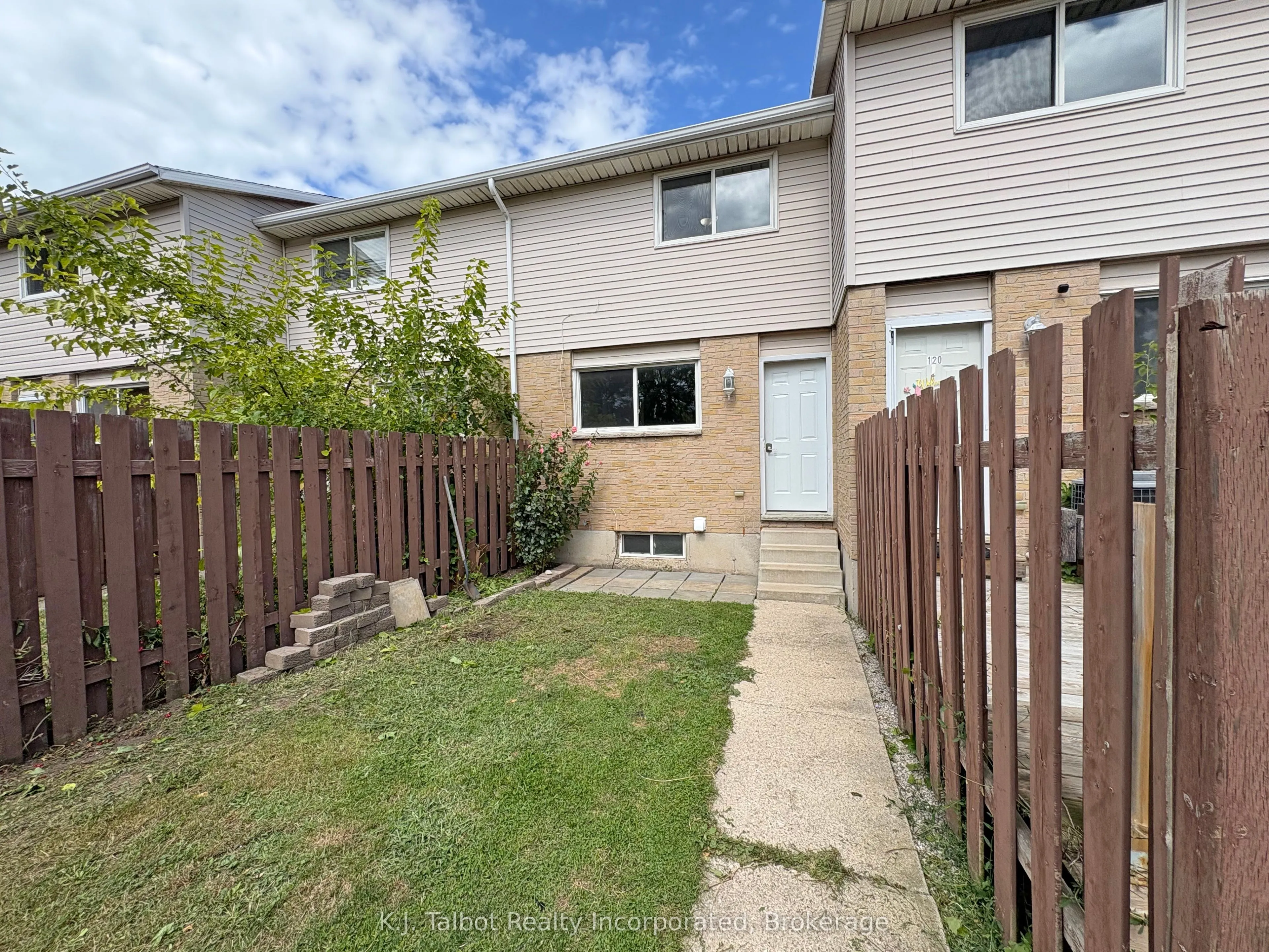 118 Bennett Street E