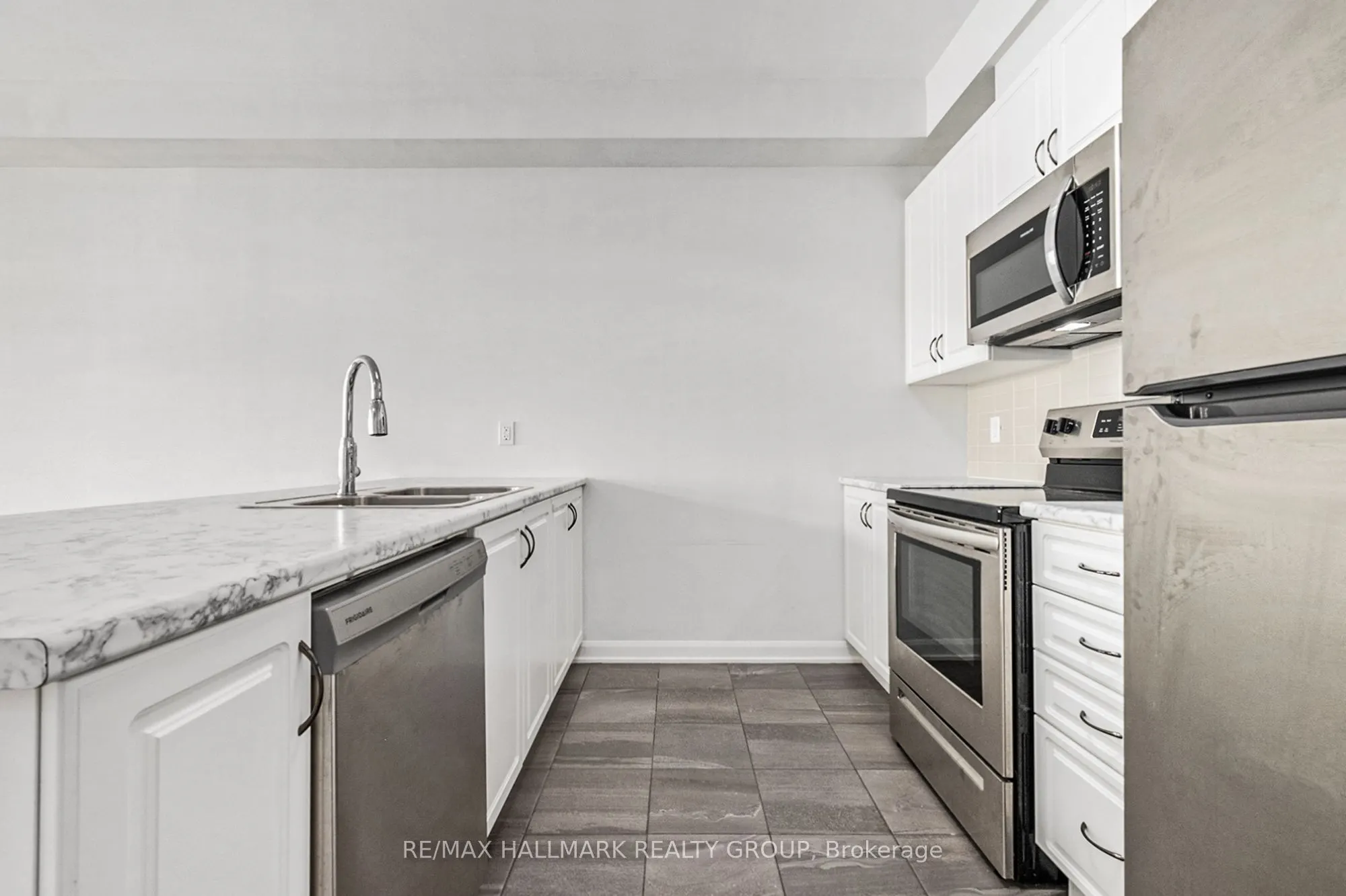 907 LIXNAW Court