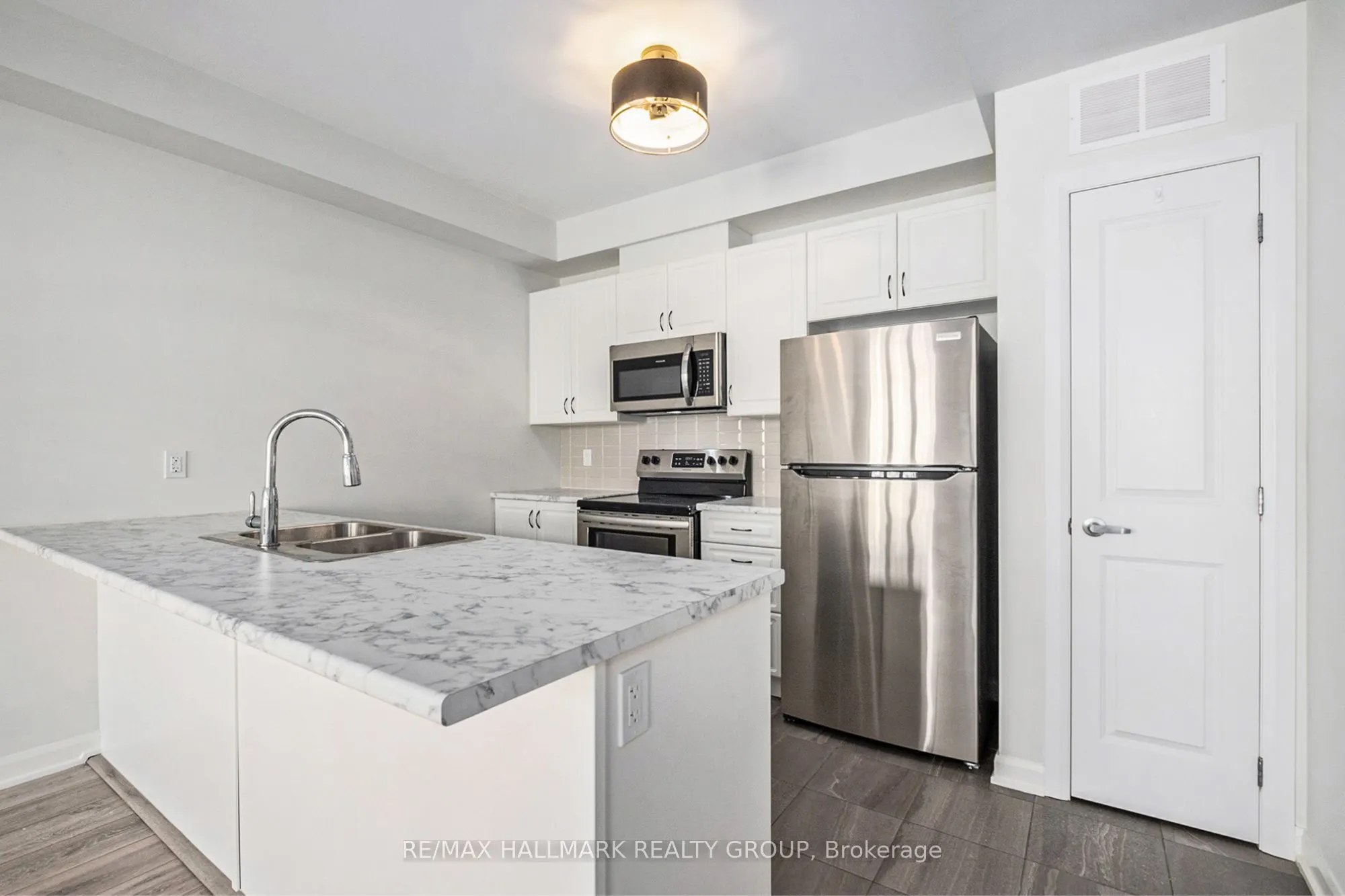 907 LIXNAW Court