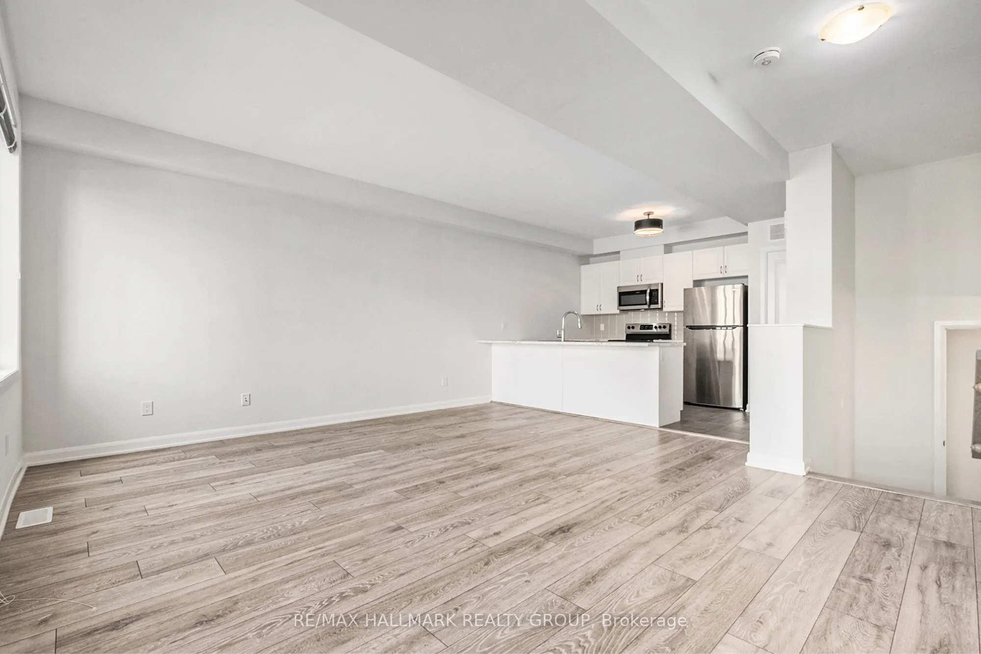 907 LIXNAW Court
