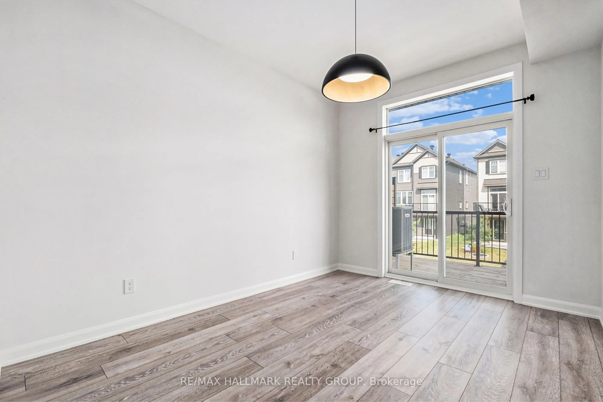 907 LIXNAW Court