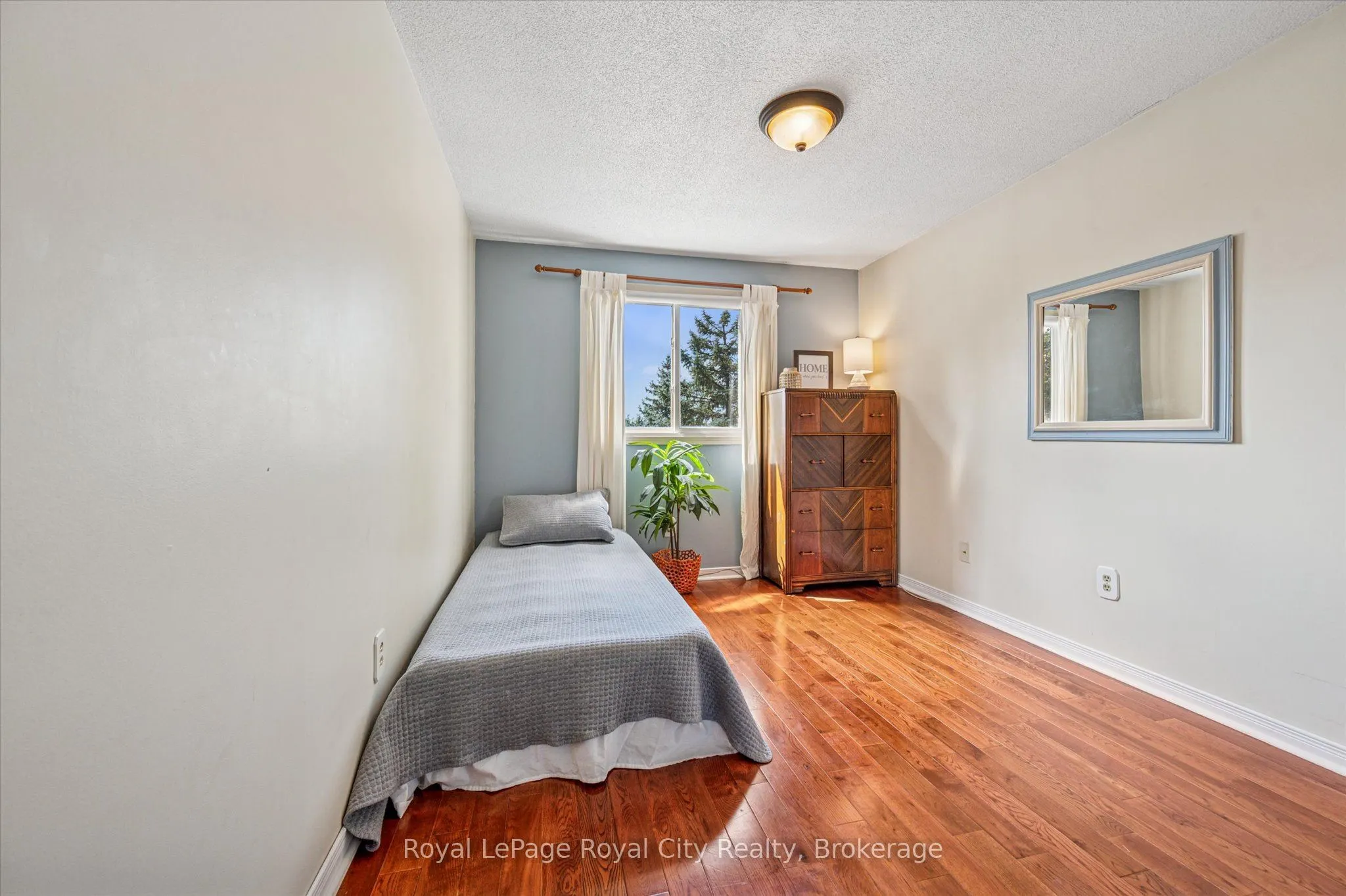 39 Greenwich Drive