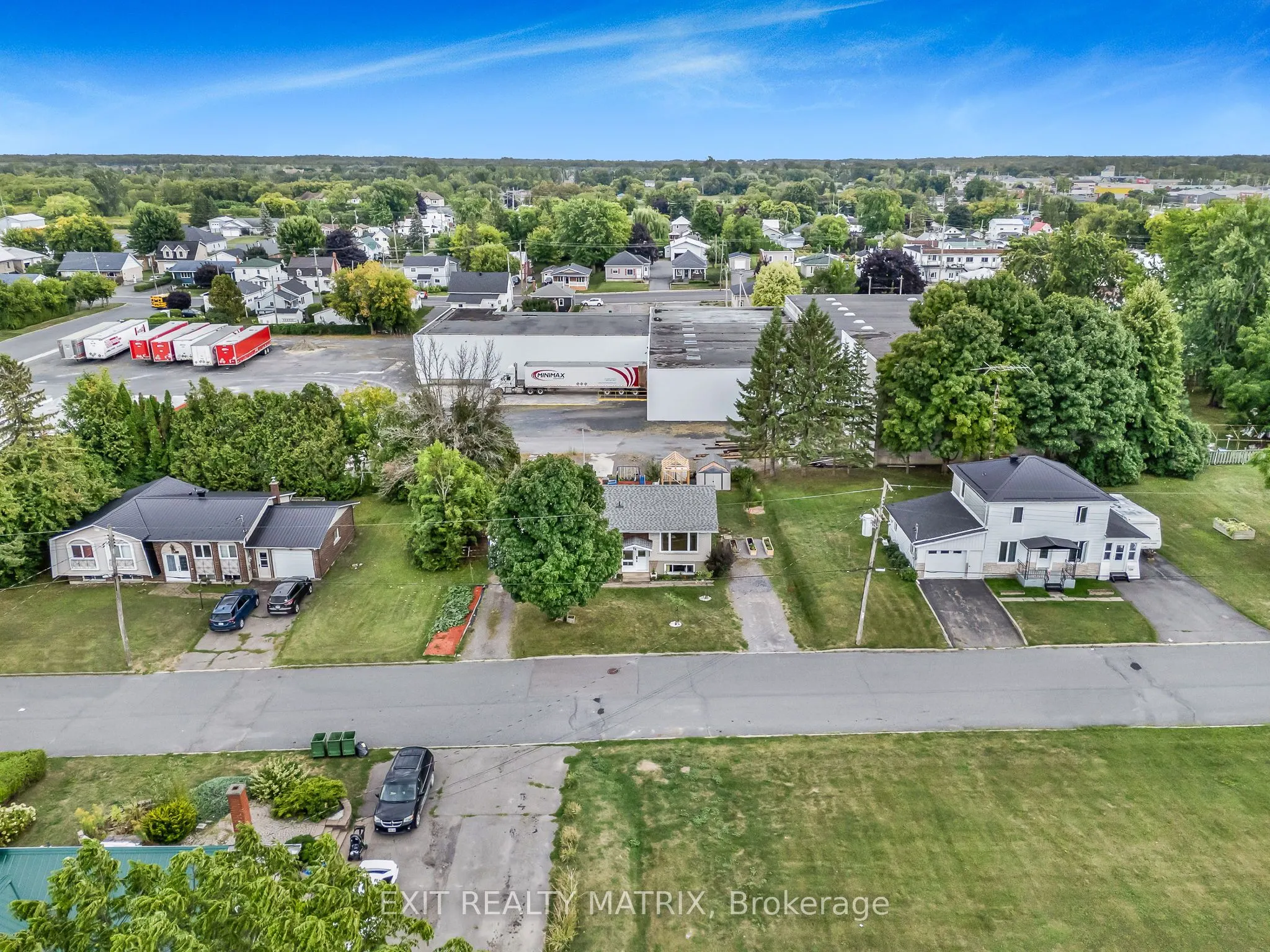 94 Peel Street E