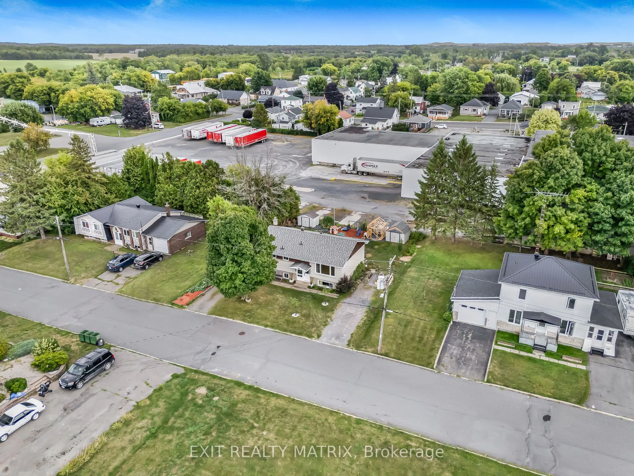 94 Peel Street E
