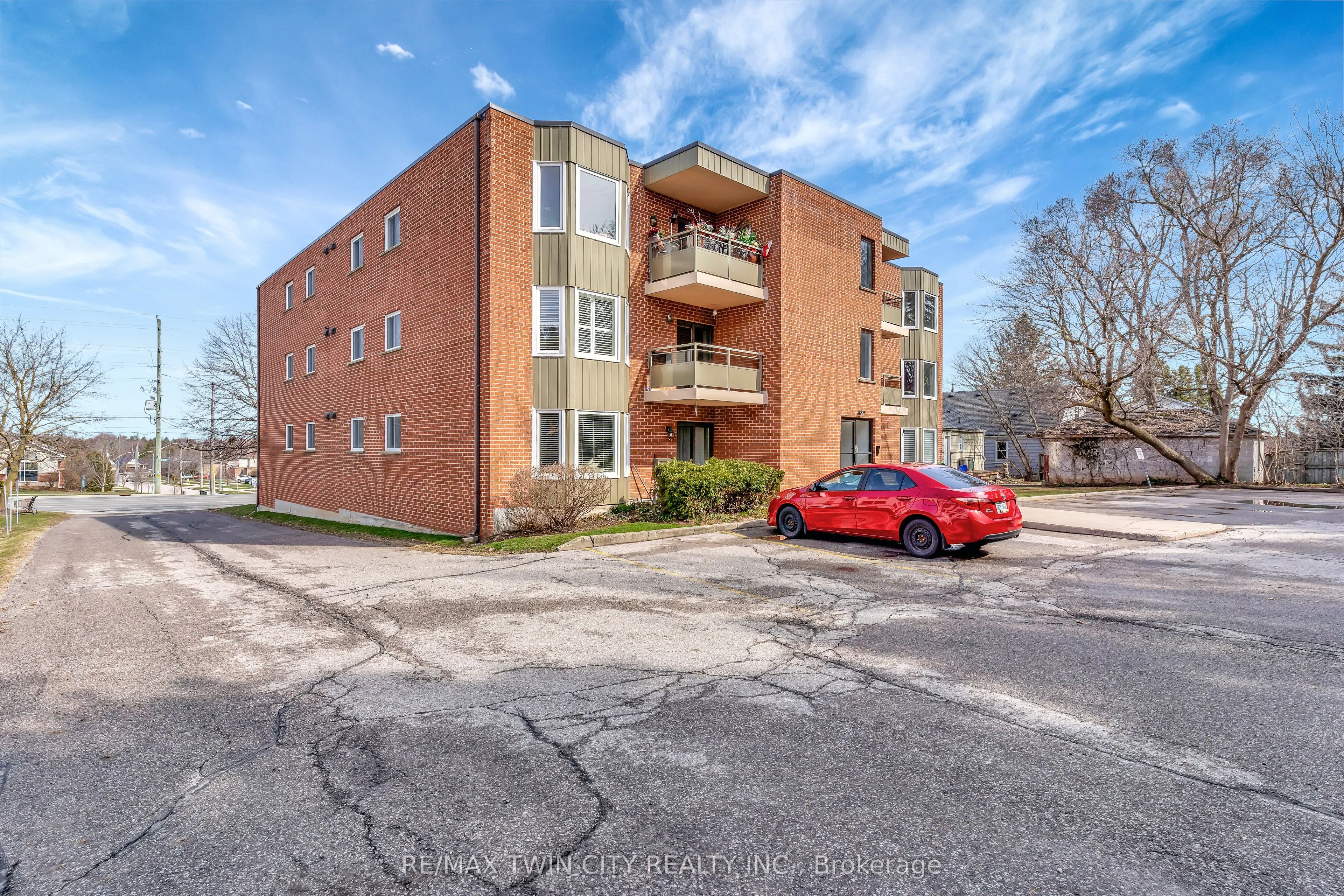 401 Erb Street, #203