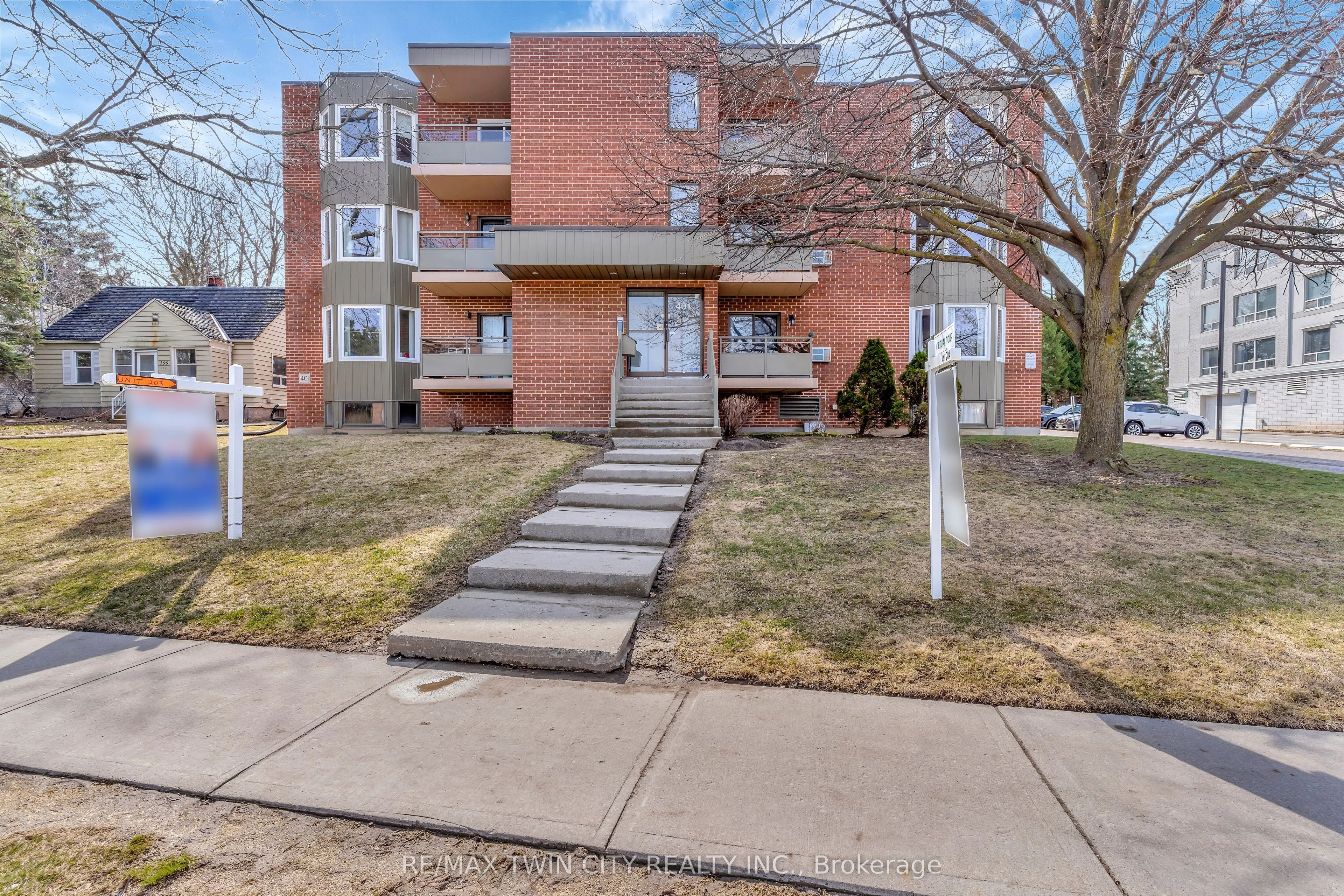 401 Erb Street, #203