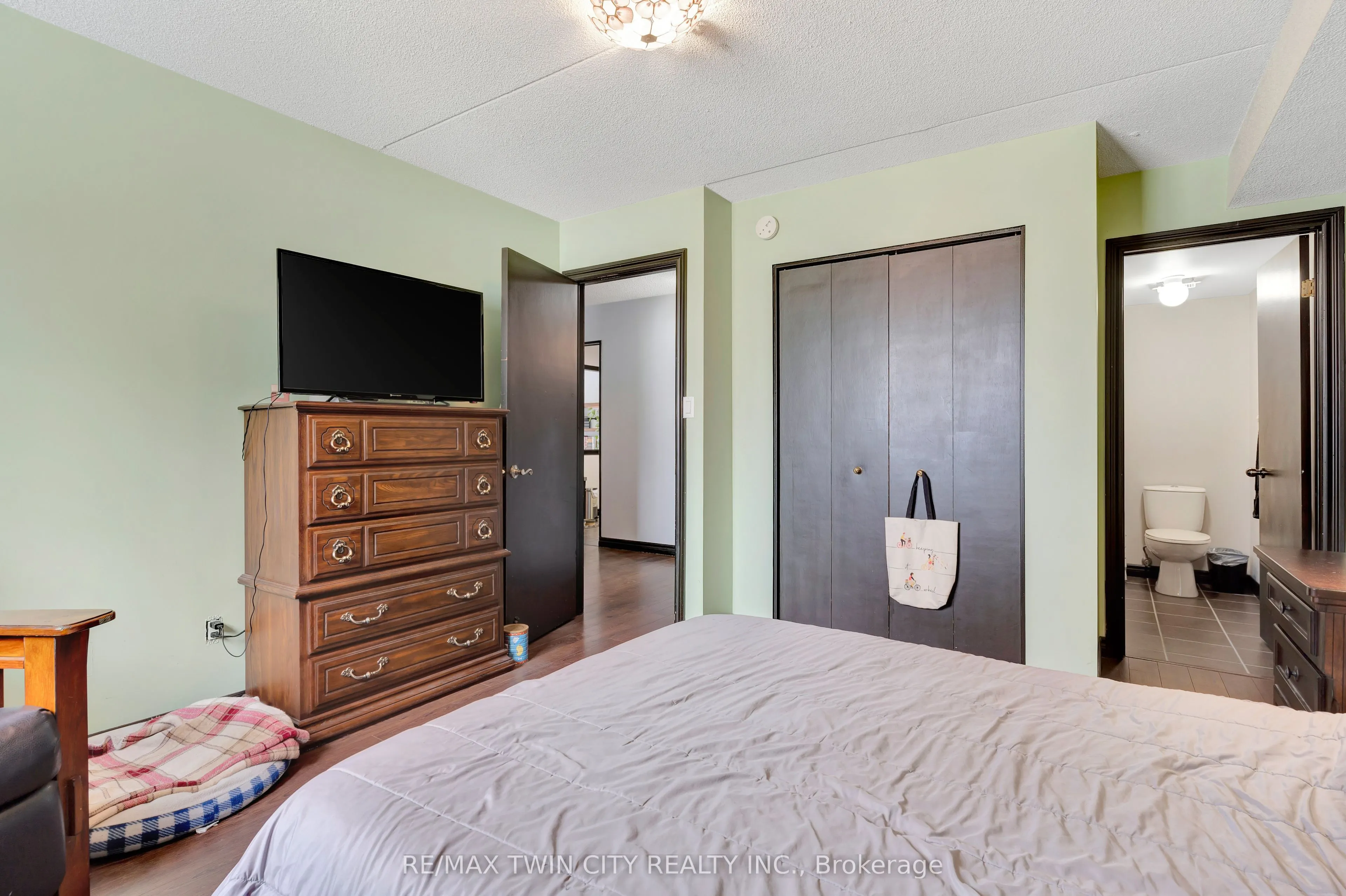 401 Erb Street, #203