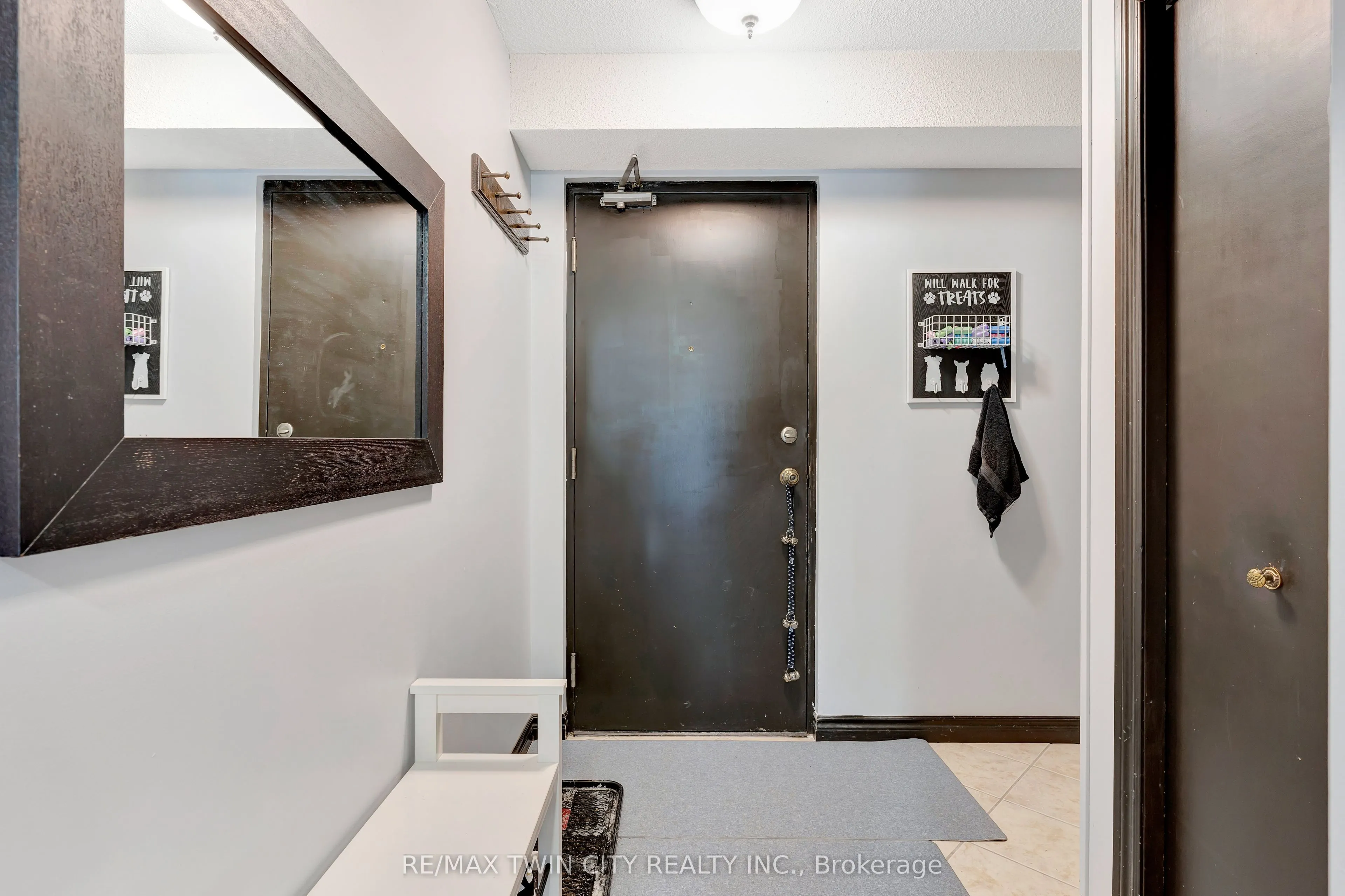 401 Erb Street, #203