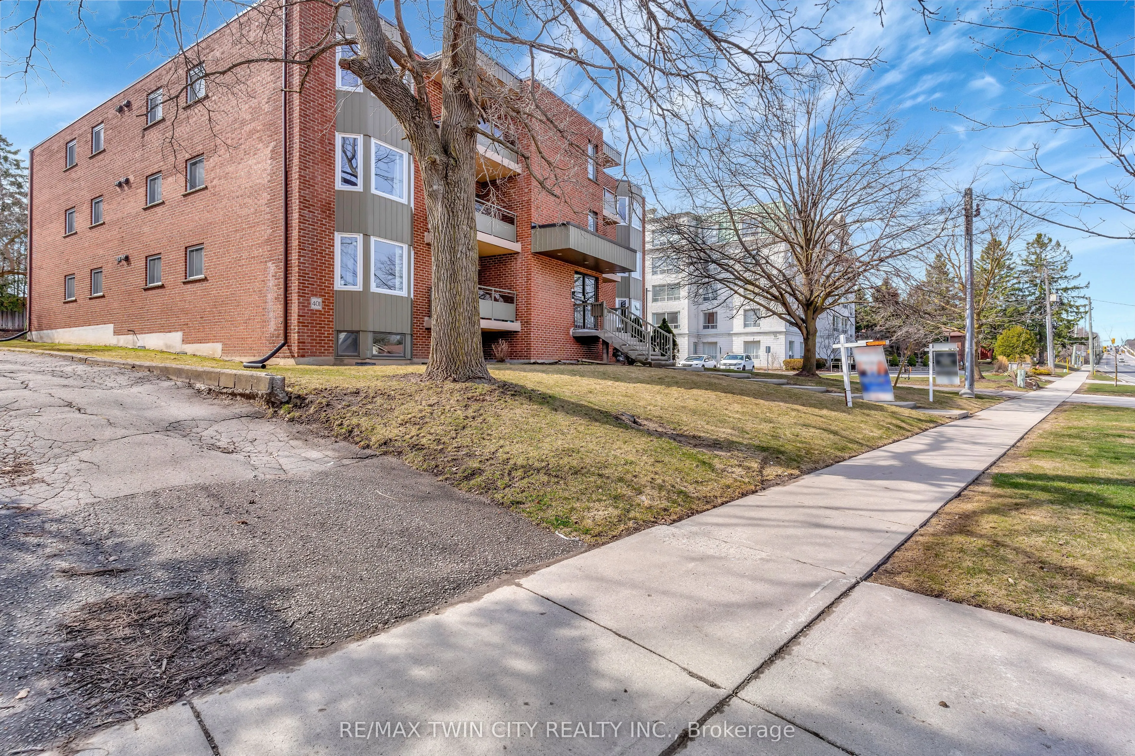 401 Erb Street, #203